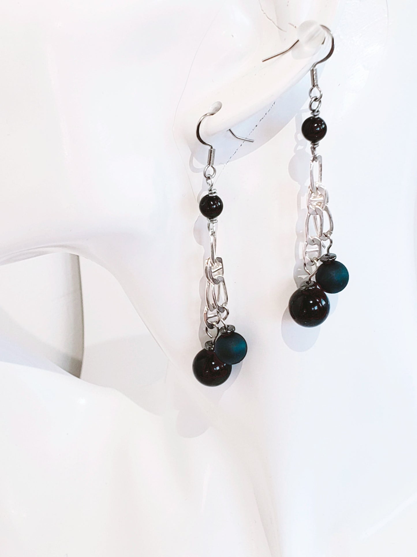 Aretes largo con Piedra Jasper Negra y Agate Azul - K.Beloved LLC