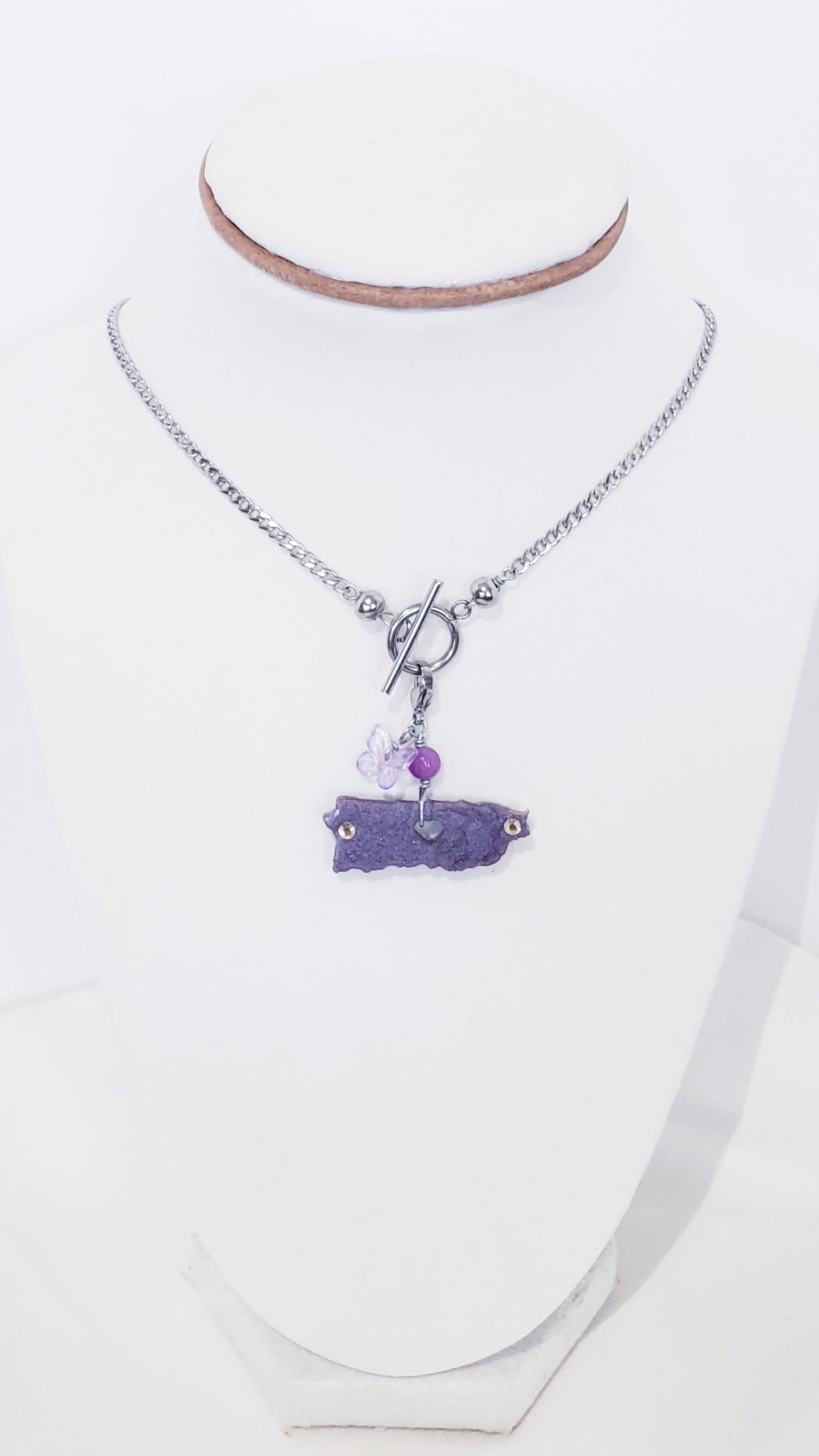 Collar en Acero Inoxidable con de Dijes desmontables del Mapa De P.R. en Resina con Violeta - K.Beloved LLC