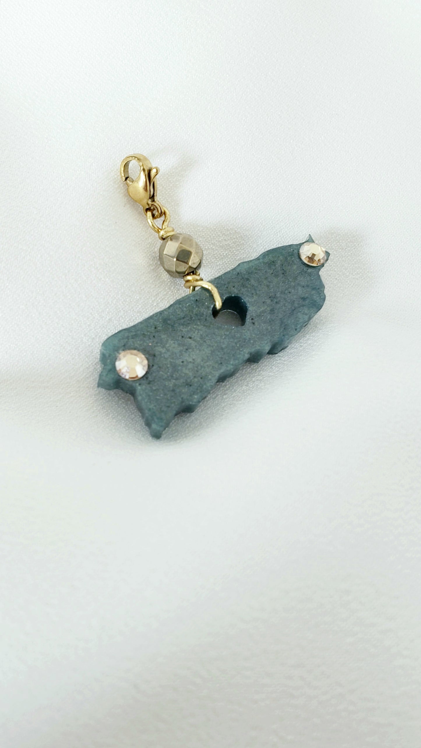 Collar en Acero Inoxidable con Dijes desmontables del Mapa De P.R. en Resina color Verde - K.Beloved LLC