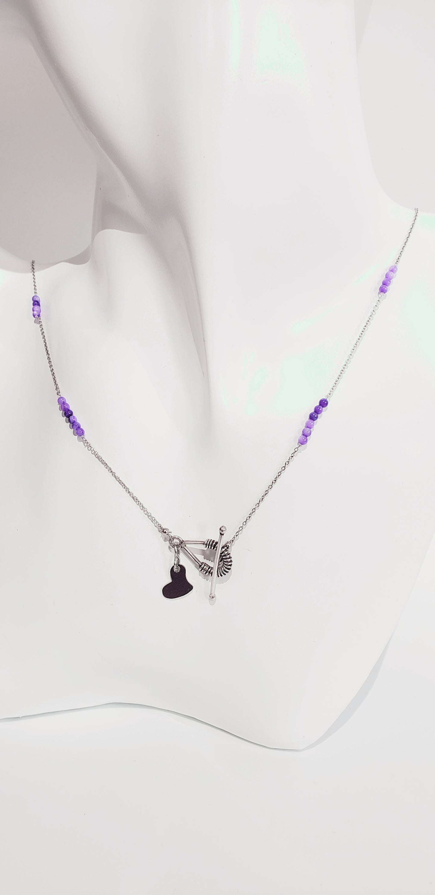 Collar de Plata 925 ,elaborado con Concha de Nácar Genuino,un Colgante Capiz. El cierre en forma de lágrima de Plata 925 ,en Combinación con unos Pendientes Delicado - K.Beloved LLC
