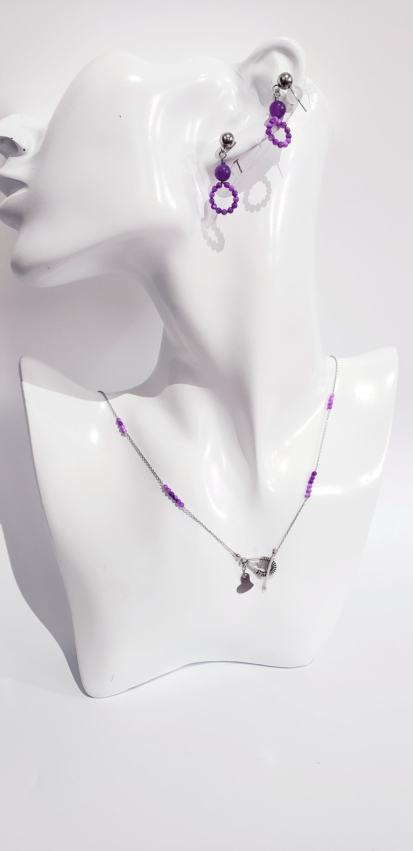Collar de Plata 925 ,elaborado con Concha de Nácar Genuino,un Colgante Capiz. El cierre en forma de lágrima de Plata 925 ,en Combinación con unos Pendientes Delicado - K.Beloved LLC