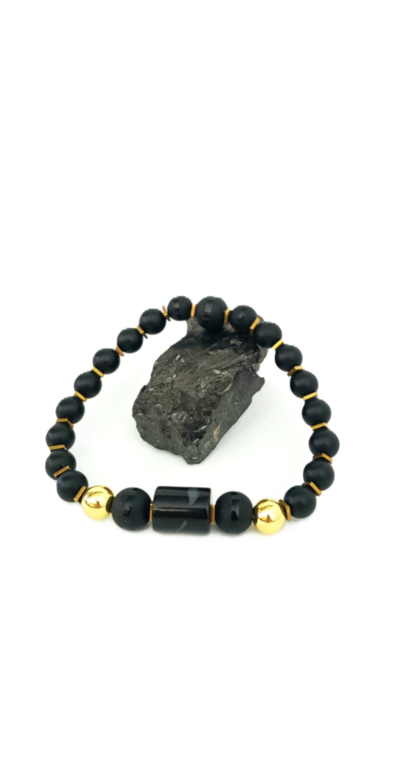 Esta pulsera impresionante combina piedras de gran significado, ideal para hombres que buscan proyectar confianza, estilo y fortaleza en cada detalle. - K.Beloved LLC