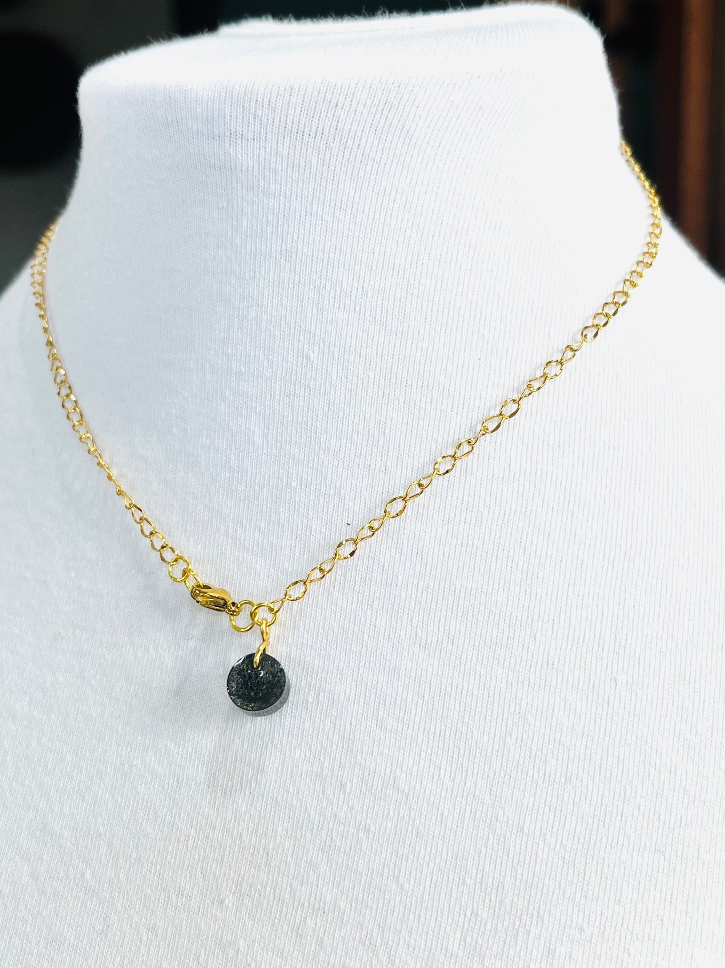 Collar en Acero Inoxidable 316 , con Colgante en Resina Flor Maga - K.Beloved LLC