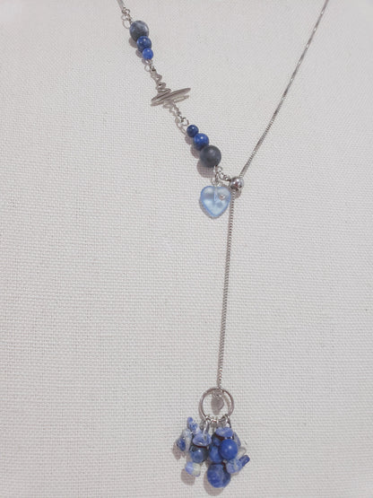 Increible Collar Largo con Piedra Sodalita Azul y un enlace de Latido de Corazón , collar adjustable al largor que prefiera , combinado con unos Hermosos Pendientes  en Piedra Sodalita Azul - K.Beloved LLC