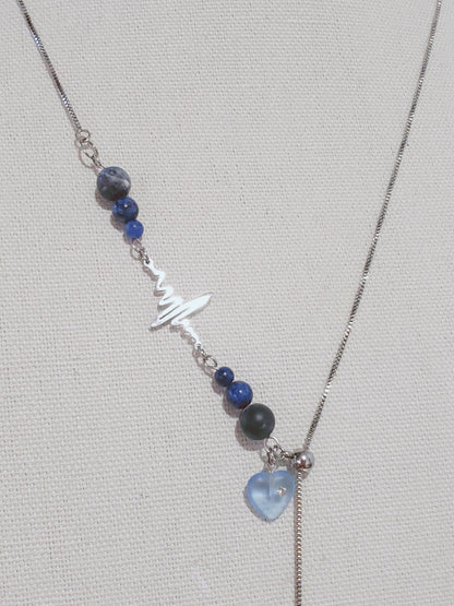 Increible Collar Largo con Piedra Sodalita Azul y un enlace de Latido de Corazón , collar adjustable al largor que prefiera , combinado con unos Hermosos Pendientes  en Piedra Sodalita Azul - K.Beloved LLC