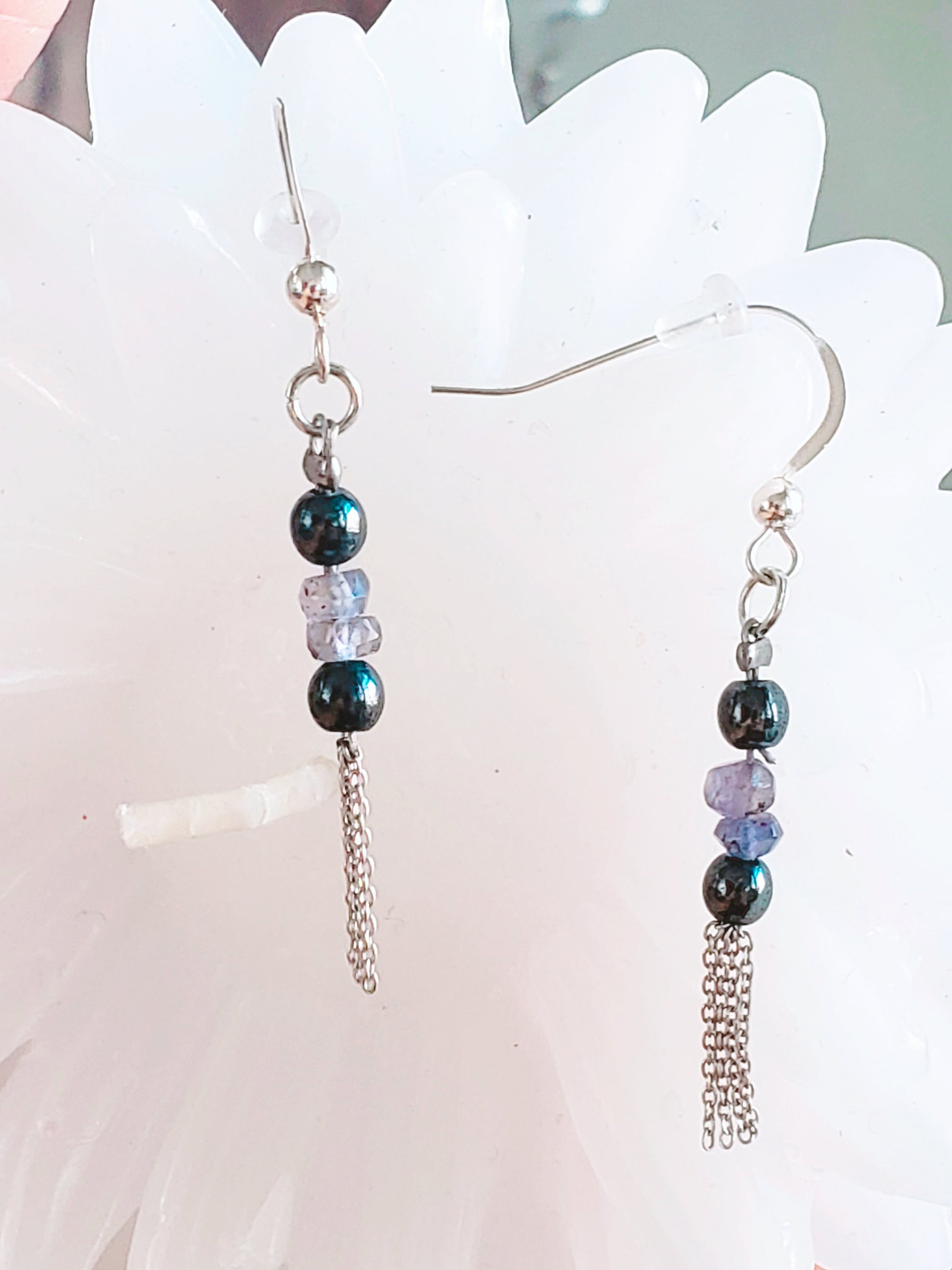 Dale un toque Delicado a tu Estilo con este hermoso Collar Combinado con sus Aretes en Plata 925 y delicada Piedra Iolite - K.Beloved LLC