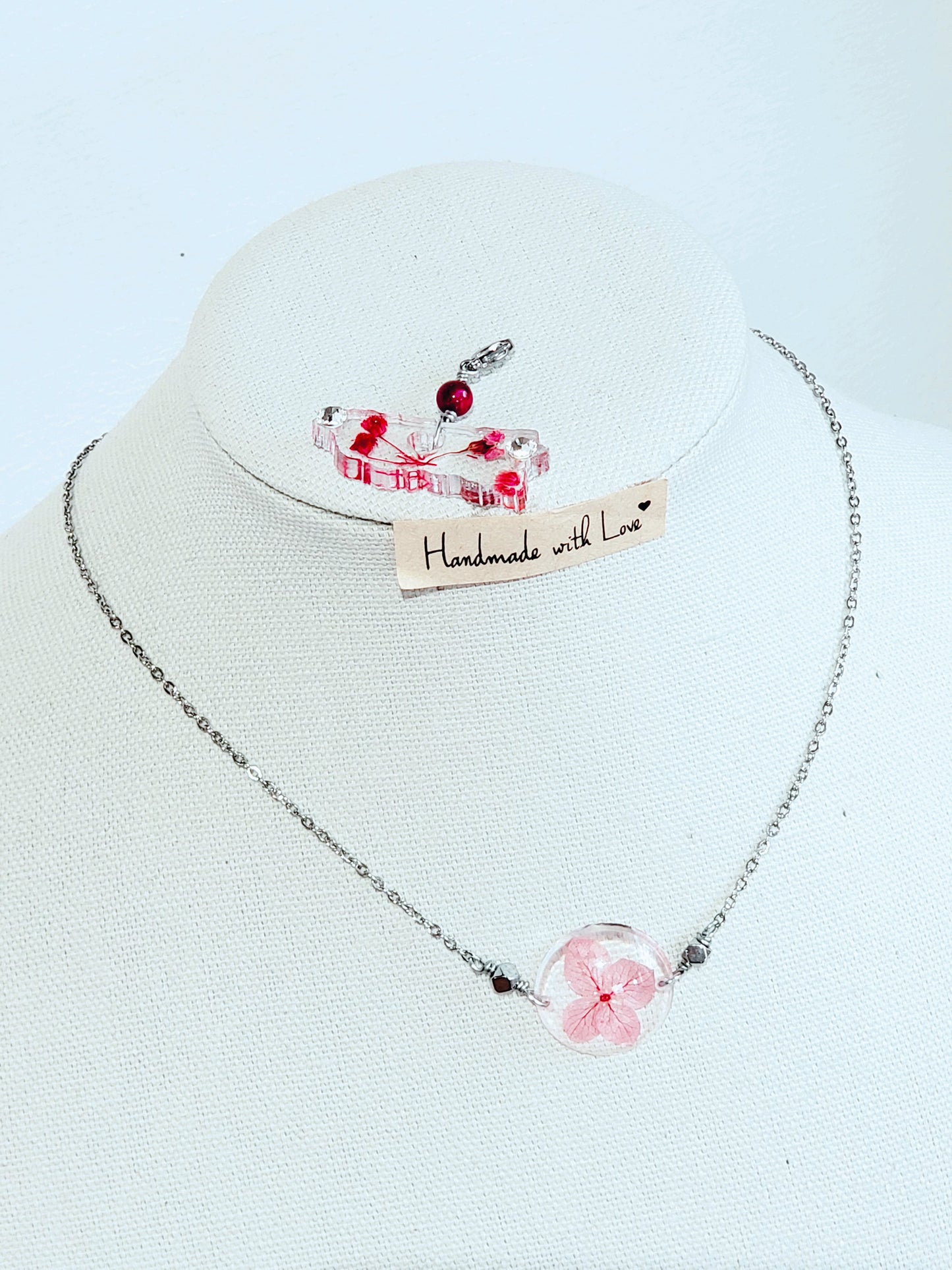Dos estilo en Un mismo Collar, Collar en Acero Inoxidable con Dije con Mapa De P.R. en Resina con Flores secas  y otro dije en Resina con Flor seca color rosa - K.Beloved LLC