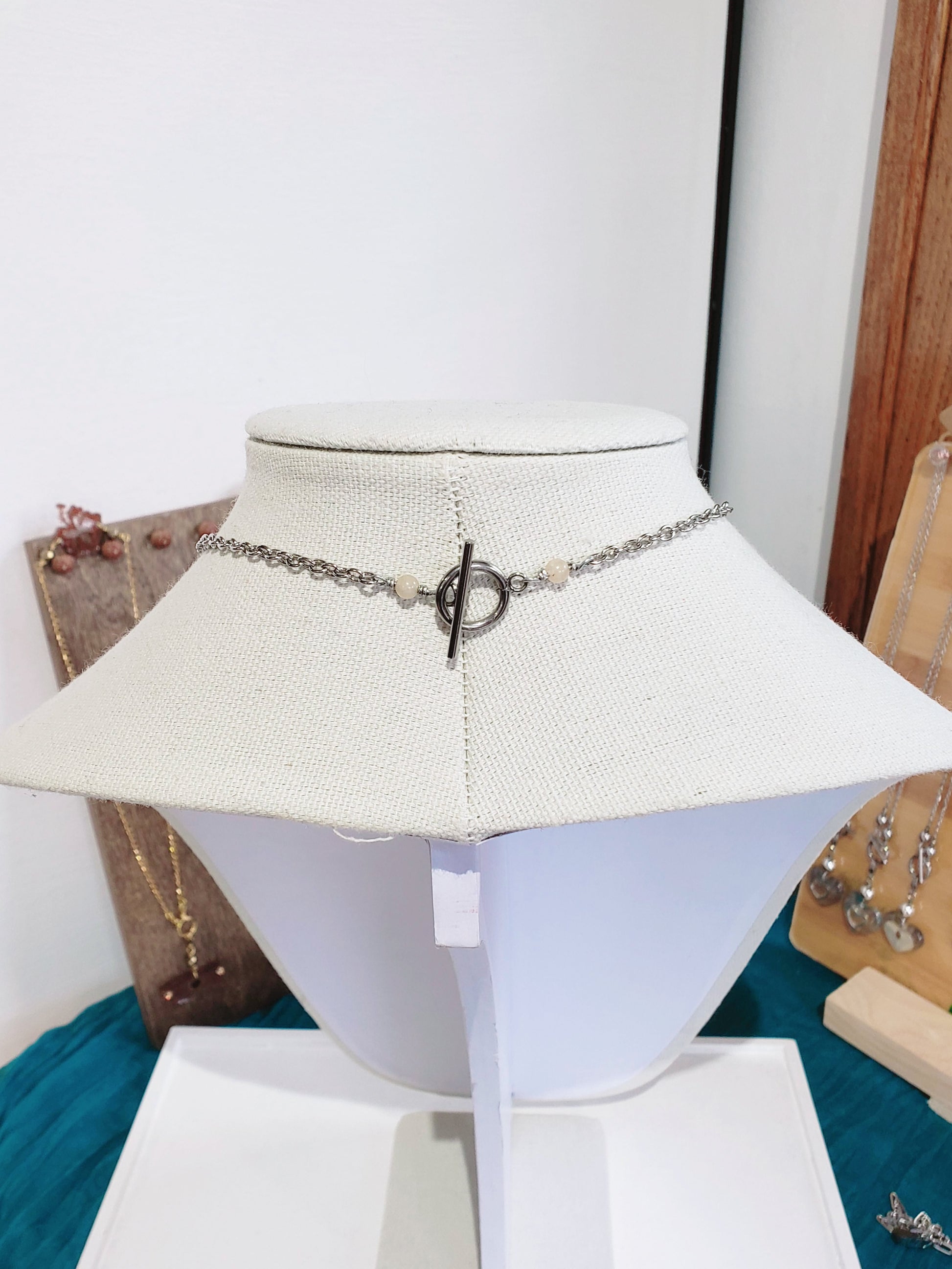 Dos estilo en Un mismo Collar, Collar en Acero Inoxidable con Dije del Mapa De P.R. en Resina Trasparente con Flores secas  y otro dije en Resina con Flor de Diente de león real - K.Beloved LLC