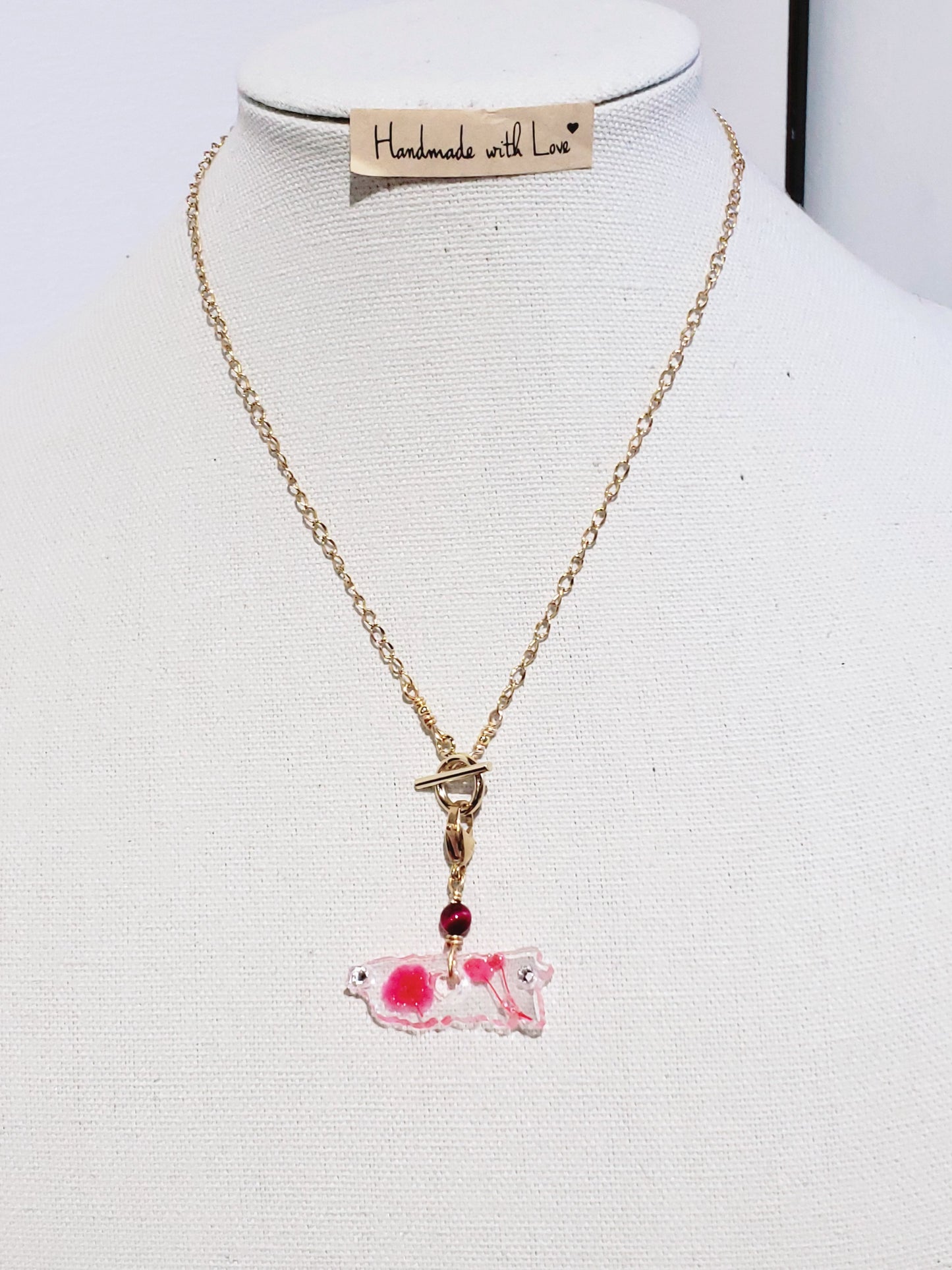 Dos estilo en Un mismo Collar, Collar en Acero Inoxidable con Dije con Mapa De P.R. en Resina con Flores secas  y otro dije en Resina con Flor seca color rosa - K.Beloved LLC