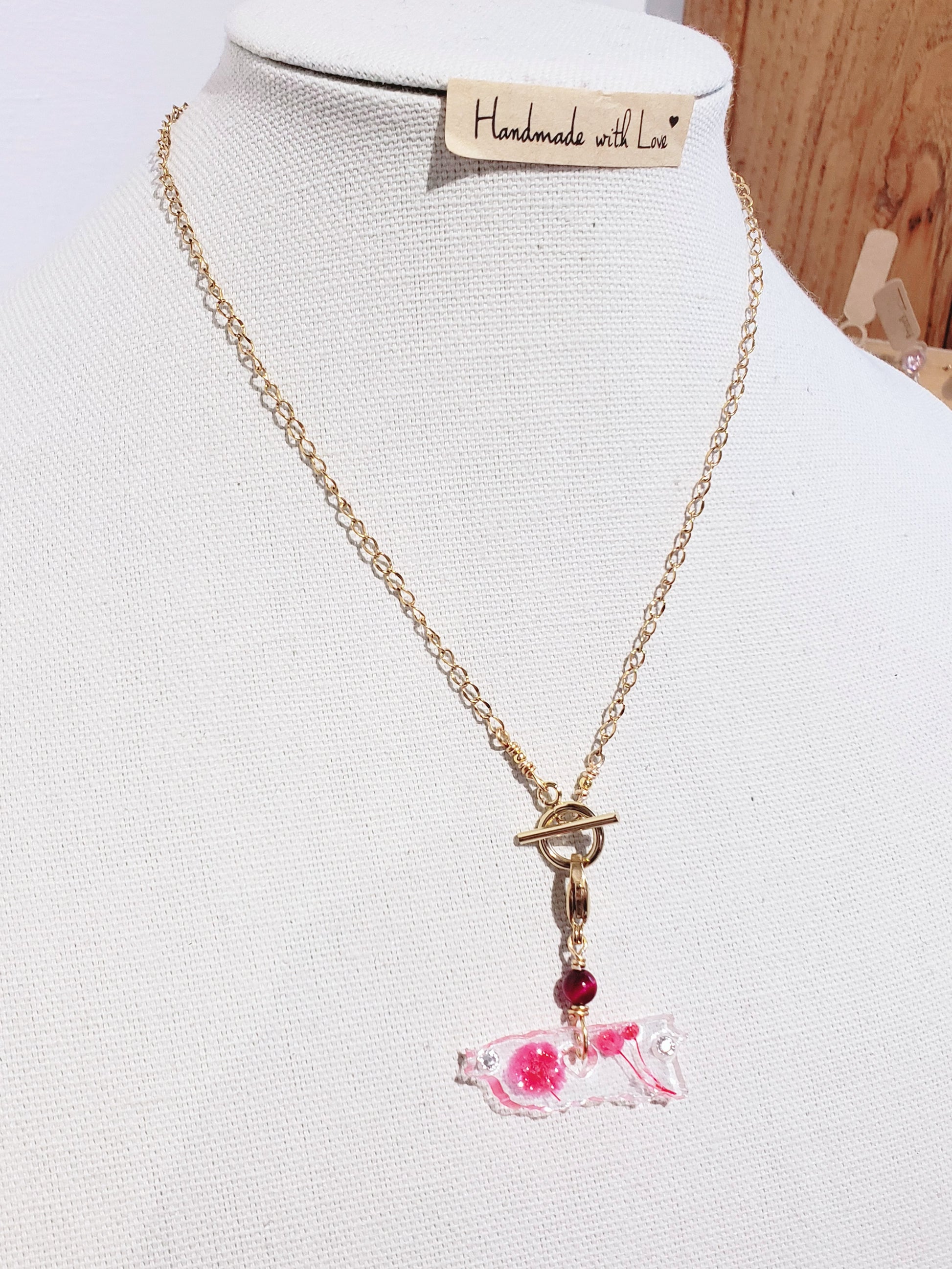 Dos estilo en Un mismo Collar, Collar en Acero Inoxidable con Dije con Mapa De P.R. en Resina con Flores secas  y otro dije en Resina con Flor seca color rosa - K.Beloved LLC