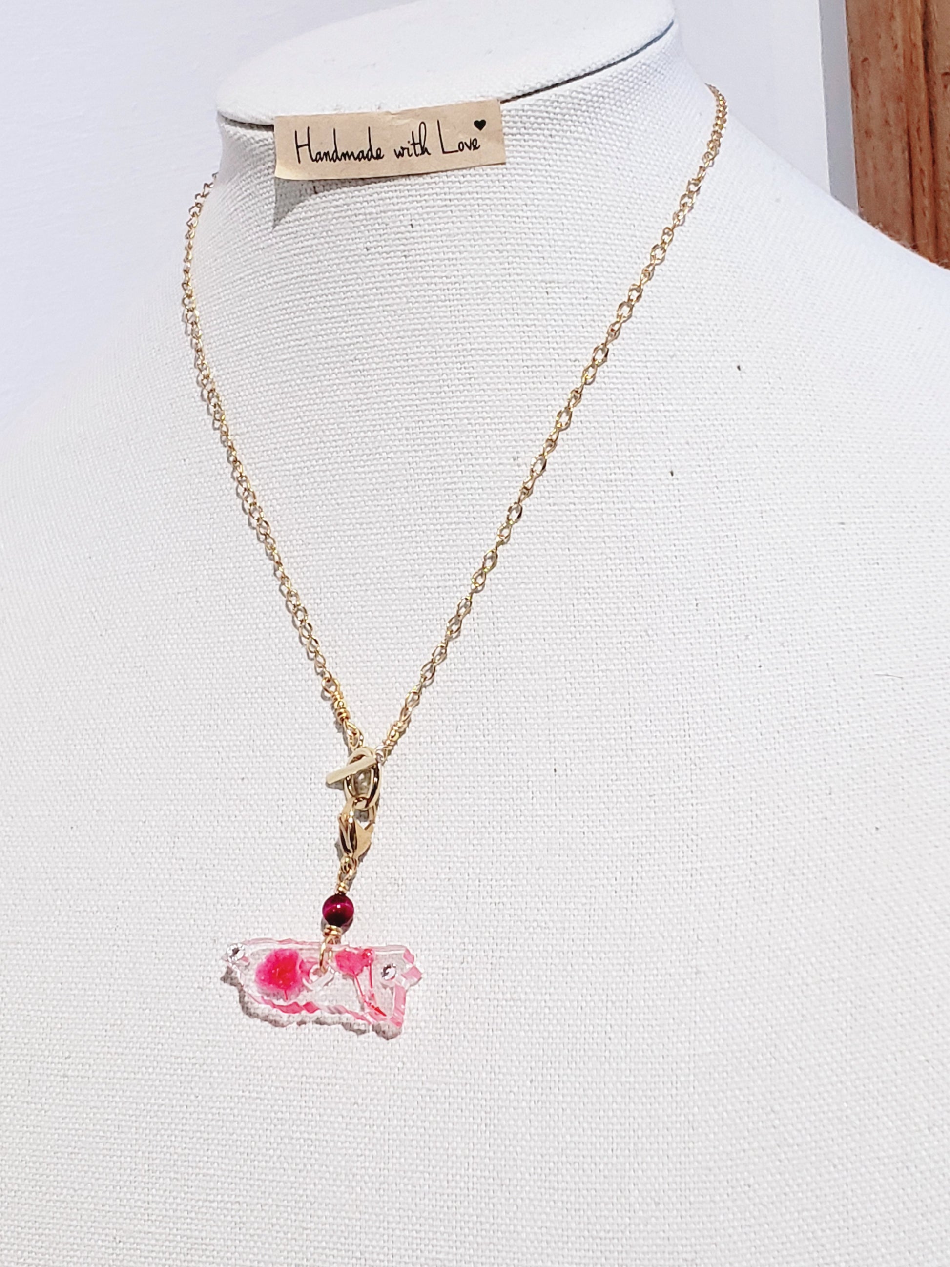Dos estilo en Un mismo Collar, Collar en Acero Inoxidable con Dije con Mapa De P.R. en Resina con Flores secas  y otro dije en Resina con Flor seca color rosa - K.Beloved LLC