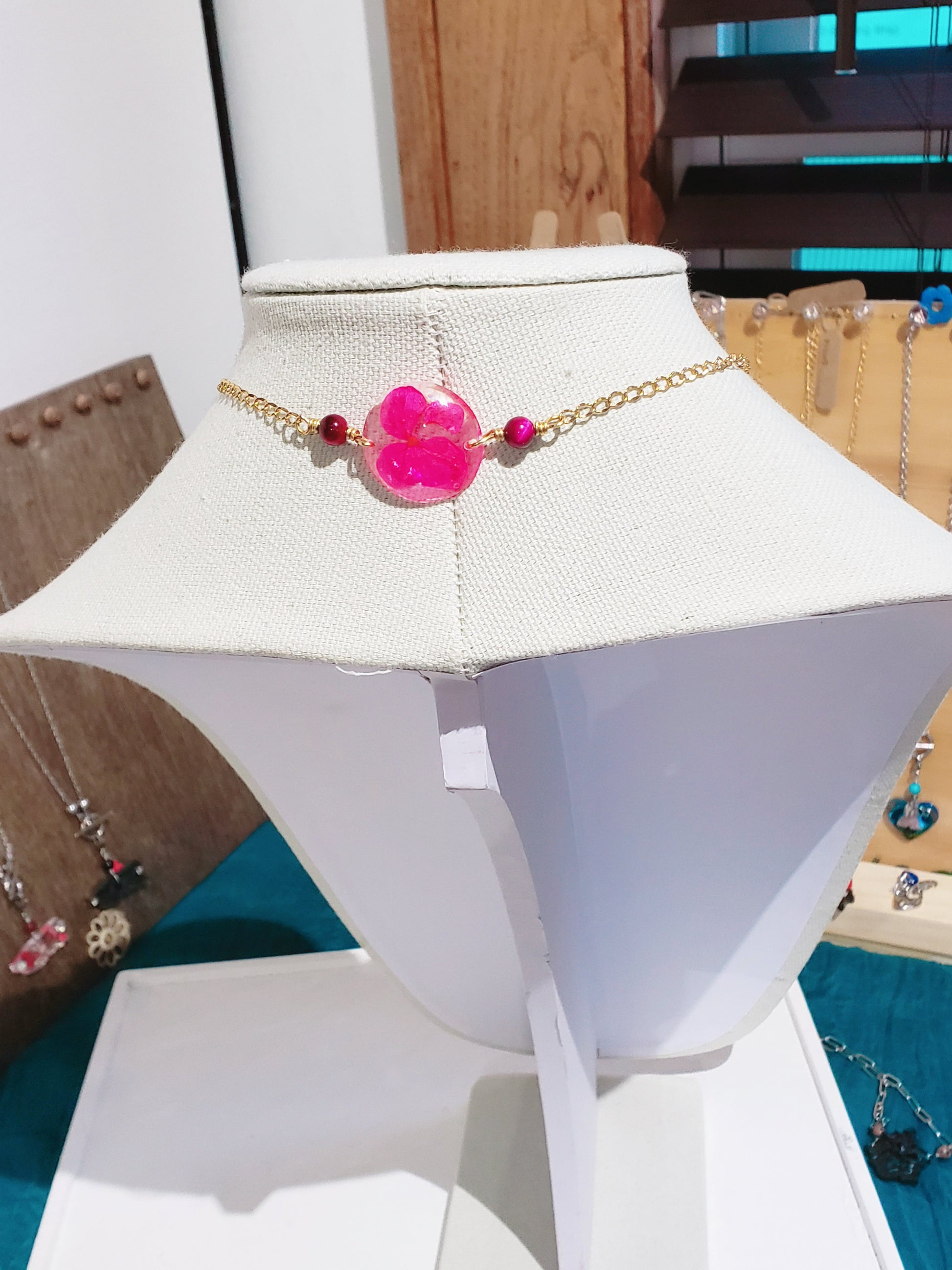 Dos estilo en Un mismo Collar, Collar en Acero Inoxidable con Dije con Mapa De P.R. en Resina con Flores secas  y otro dije en Resina con Flor seca color rosa - K.Beloved LLC