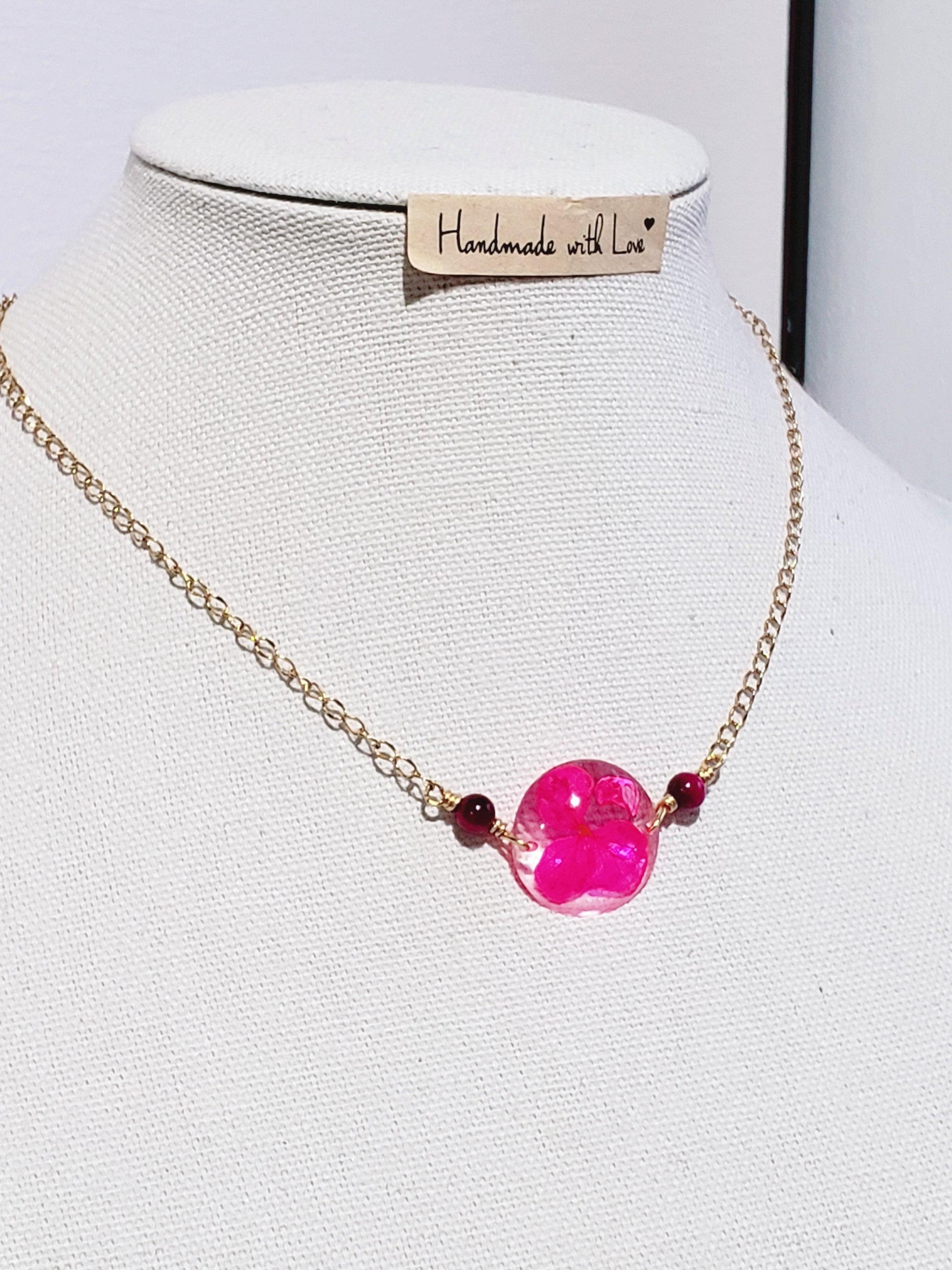 Dos estilo en Un mismo Collar, Collar en Acero Inoxidable con Dije con Mapa De P.R. en Resina con Flores secas  y otro dije en Resina con Flor seca color rosa - K.Beloved LLC