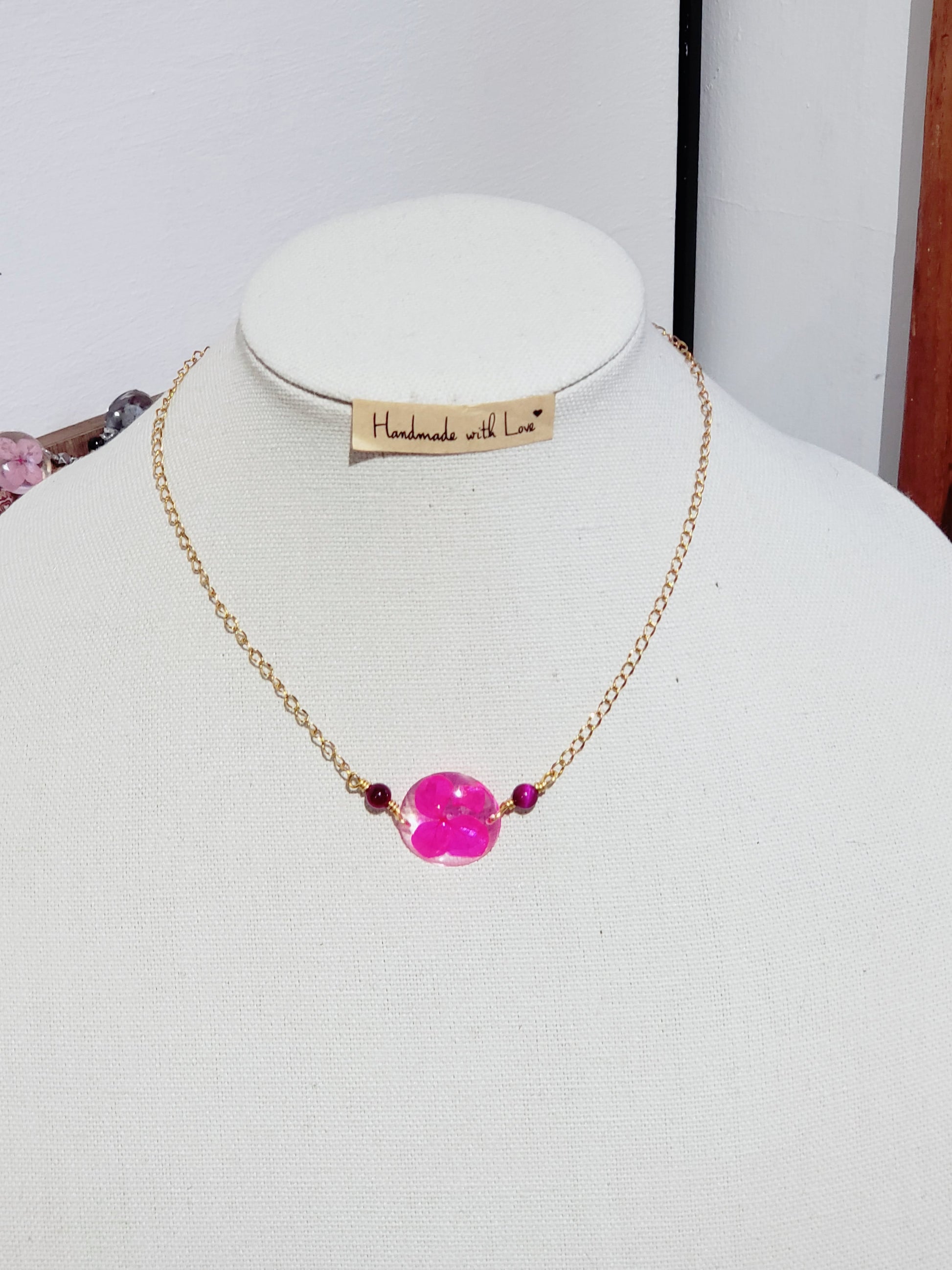 Dos estilo en Un mismo Collar, Collar en Acero Inoxidable con Dije con Mapa De P.R. en Resina con Flores secas  y otro dije en Resina con Flor seca color rosa - K.Beloved LLC