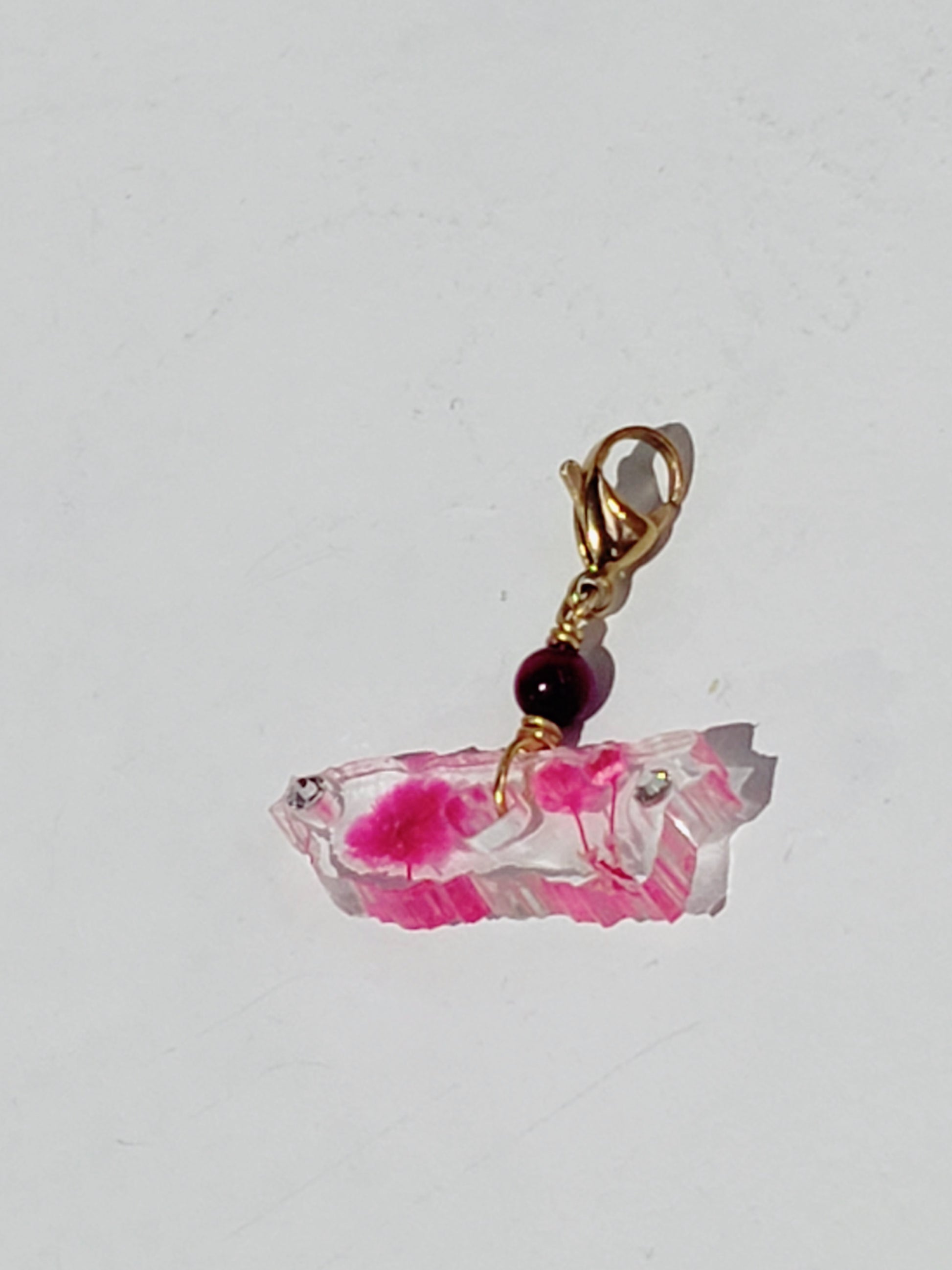 Dos estilo en Un mismo Collar, Collar en Acero Inoxidable con Dije con Mapa De P.R. en Resina con Flores secas  y otro dije en Resina con Flor seca color rosa - K.Beloved LLC