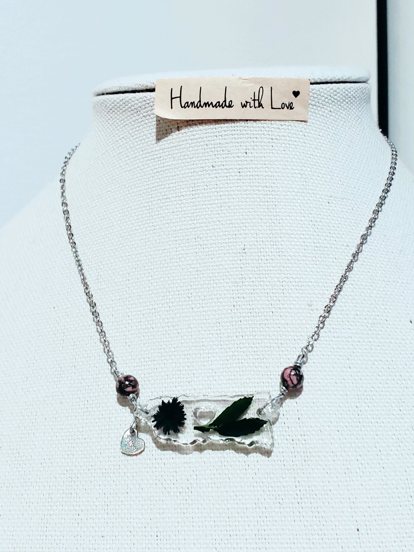 Collar en Acero Inoxidable con Dije de Mapa de P.R. en Resina con Flores secas - K.Beloved LLC