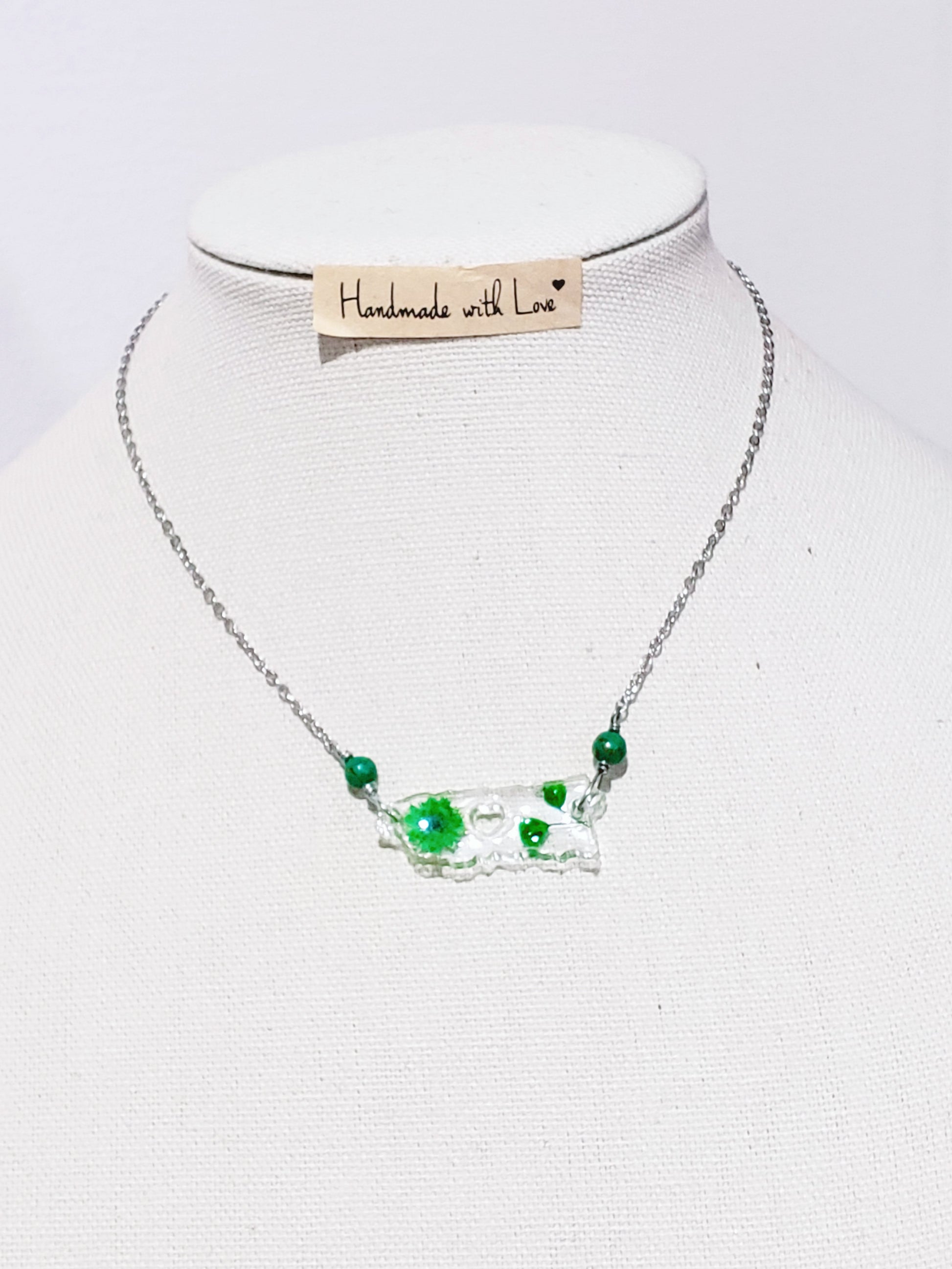 Collar en Acero Inoxidable con Dije de Mapa de PR en resina Transparente con Flores Verdes secas - K.Beloved LLC