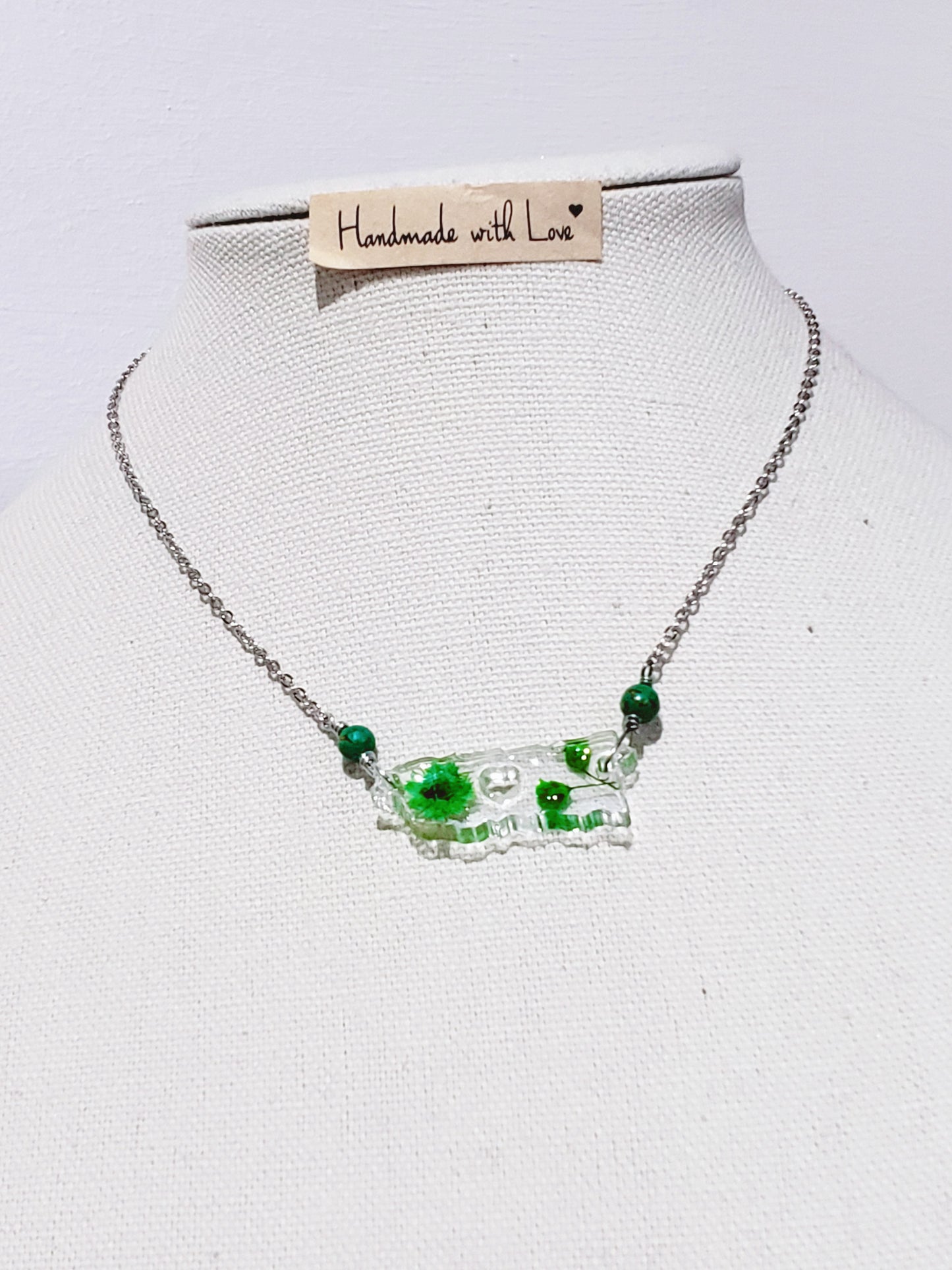 Collar en Acero Inoxidable con Dije de Mapa de PR en resina Transparente con Flores Verdes secas - K.Beloved LLC