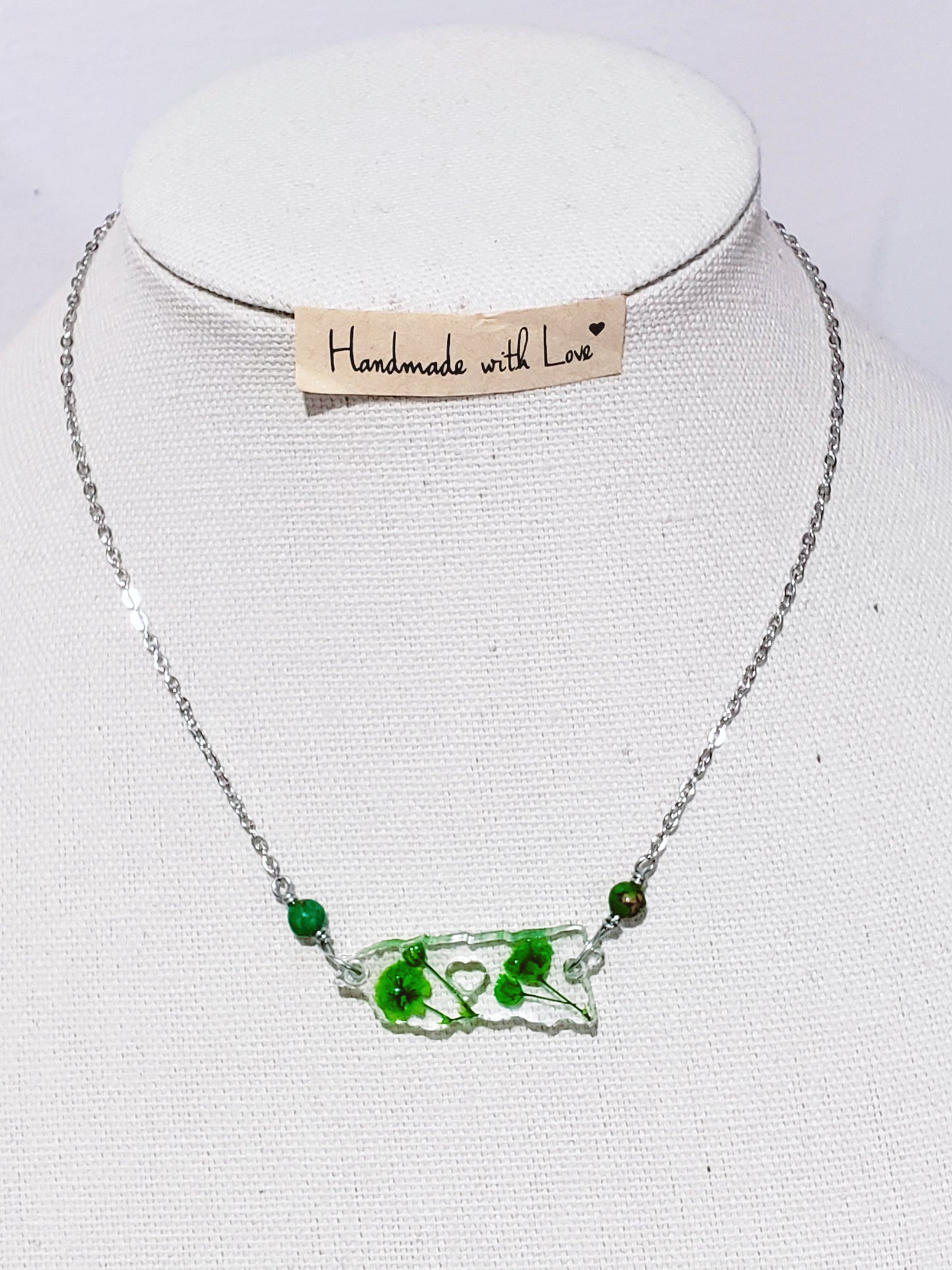 Collar en Acero Inoxidable con Dije de Mapa de PR en resina Transparente con Flores Verdes secas - K.Beloved LLC