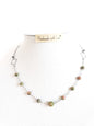 ¡Este precioso collar combina piedras de Unakita color Verde y Coral, para crear un look realmente único y llamativo. - K.Beloved LLC