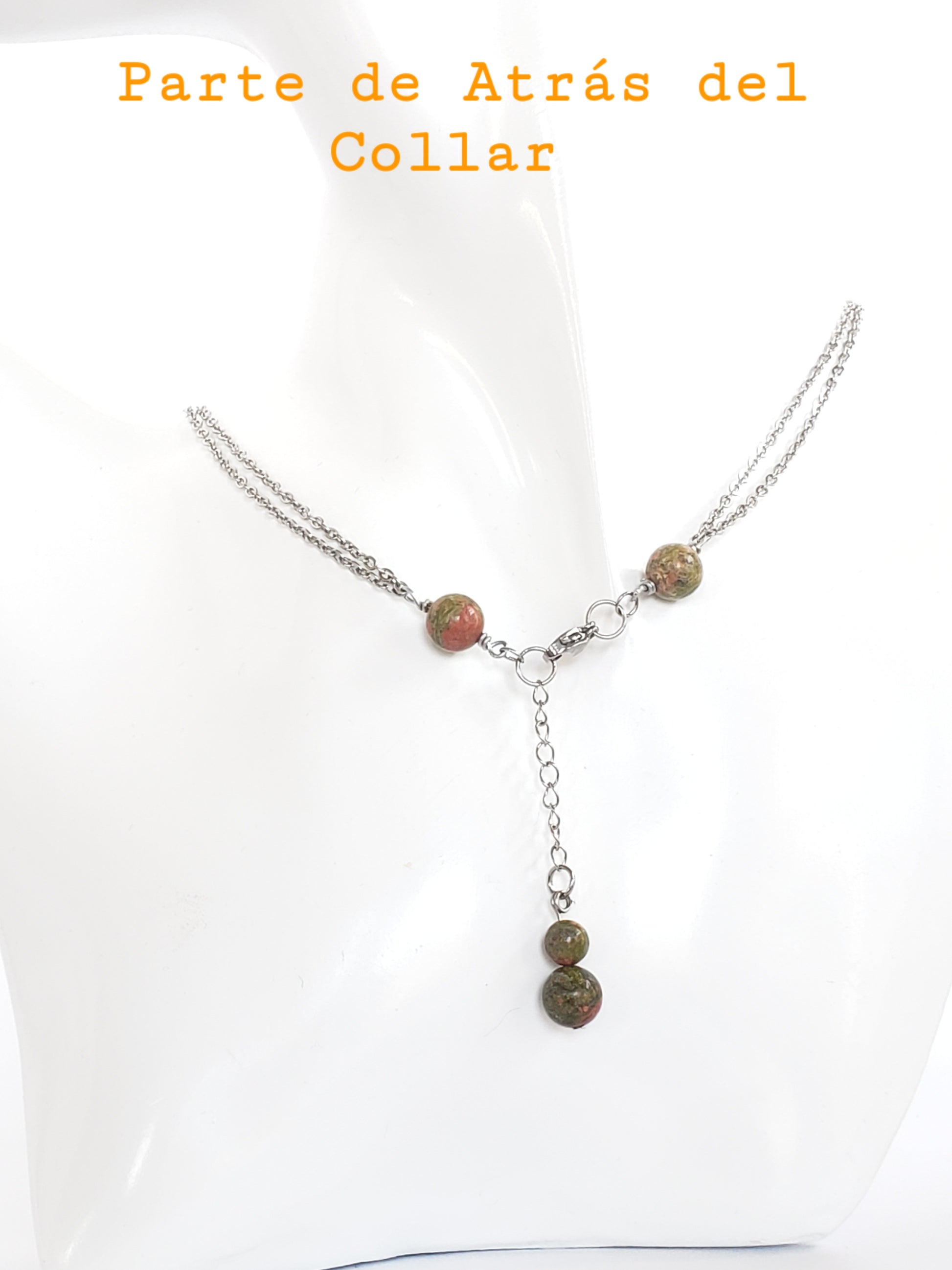 ¡Este precioso collar combina piedras de Unakita color Verde y Coral, para crear un look realmente único y llamativo. - K.Beloved LLC