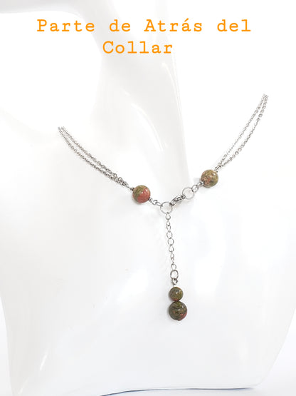 ¡Este precioso collar combina piedras de Unakita color Verde y Coral, para crear un look realmente único y llamativo. - K.Beloved LLC