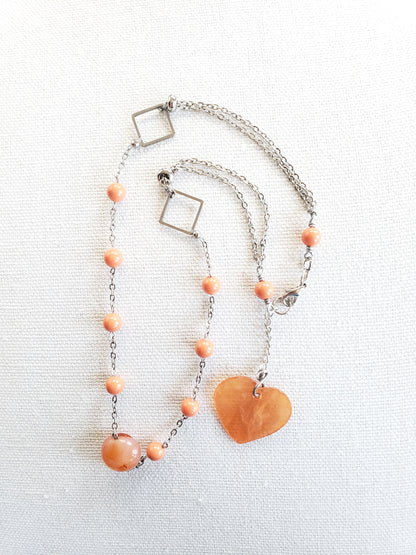 Collar de Acero Inoxidable con Perlas de Cristal Genuinas que ofrecen un Estilo Sutil y Delicado - K.Beloved LLC