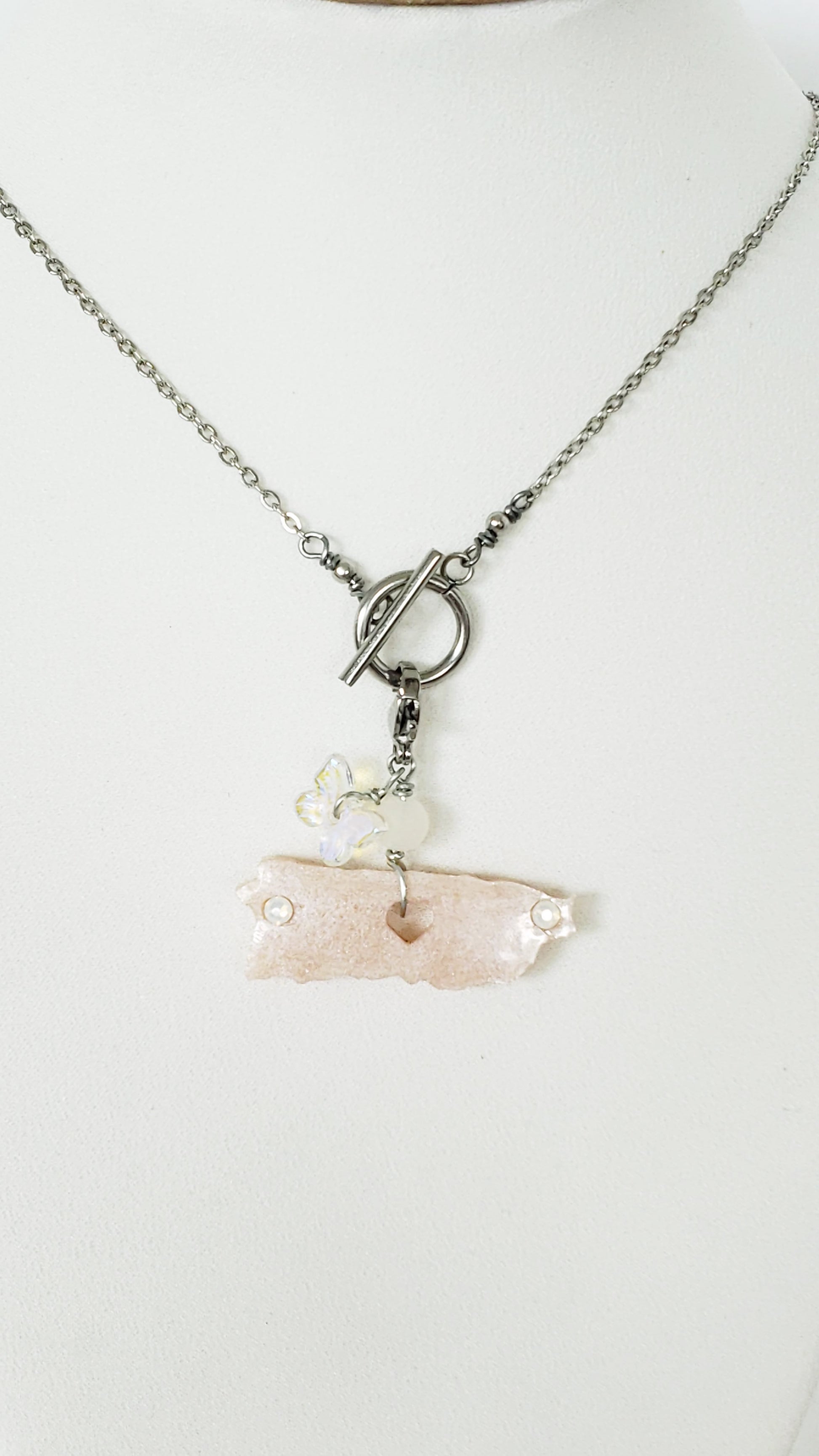 Collar en Acero Inoxidable con Dijes desmontables del Mapa De P.R. en Resina color Pastel Durazno - K.Beloved LLC