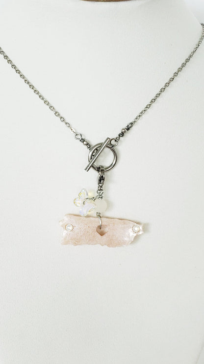 Collar en Acero Inoxidable con Dijes desmontables del Mapa De P.R. en Resina color Pastel Durazno - K.Beloved LLC