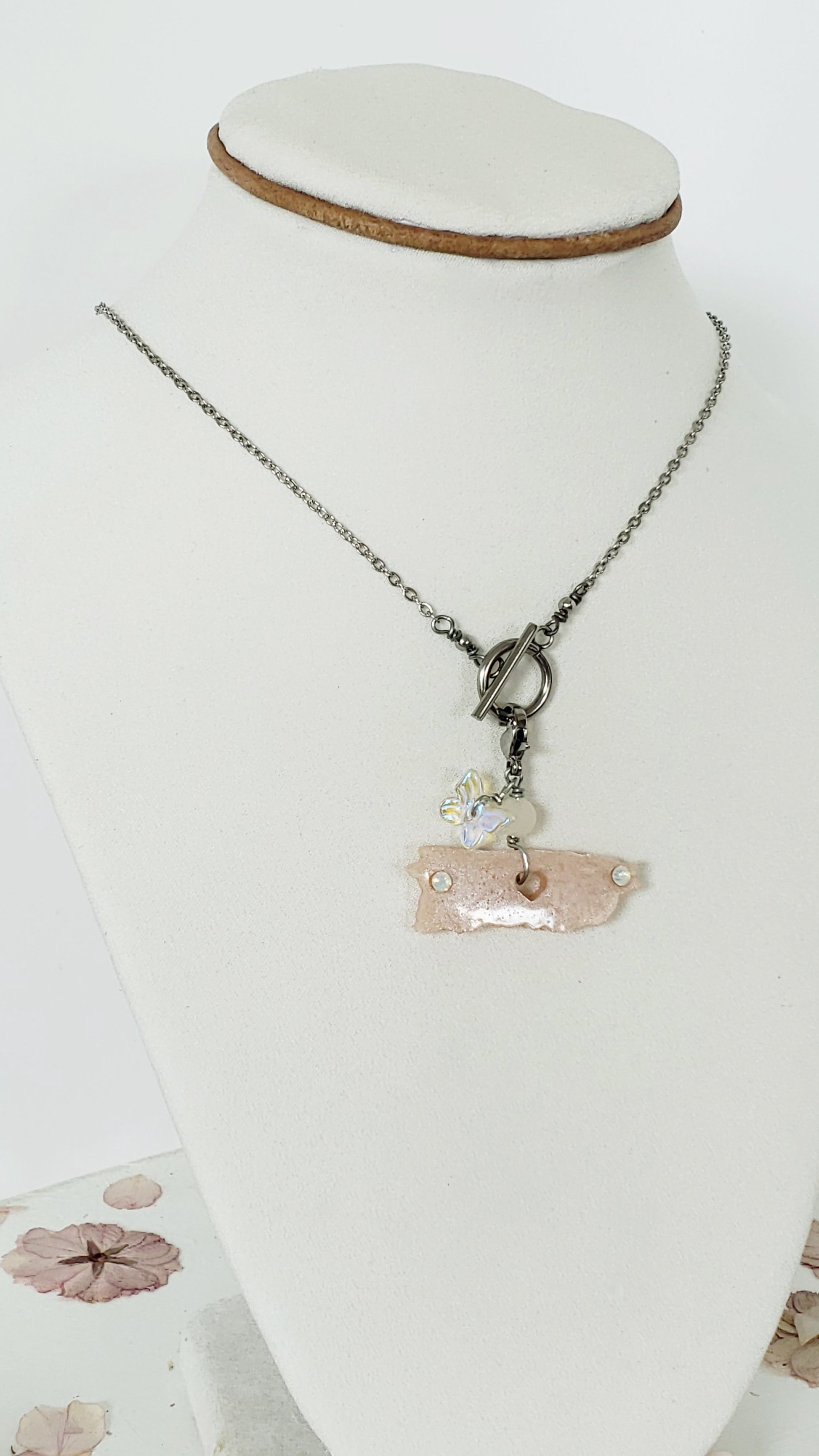 Collar en Acero Inoxidable con Dijes desmontables del Mapa De P.R. en Resina color Pastel Durazno - K.Beloved LLC