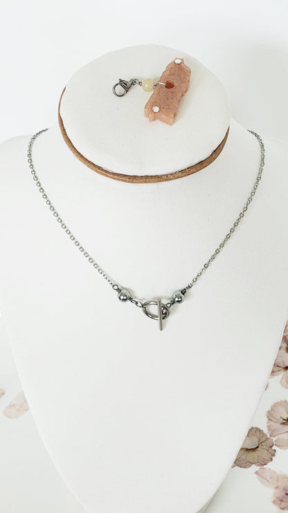 Collar en Acero Inoxidable con Dijes desmontables del Mapa De P.R. en Resina color  Durazno - K.Beloved LLC