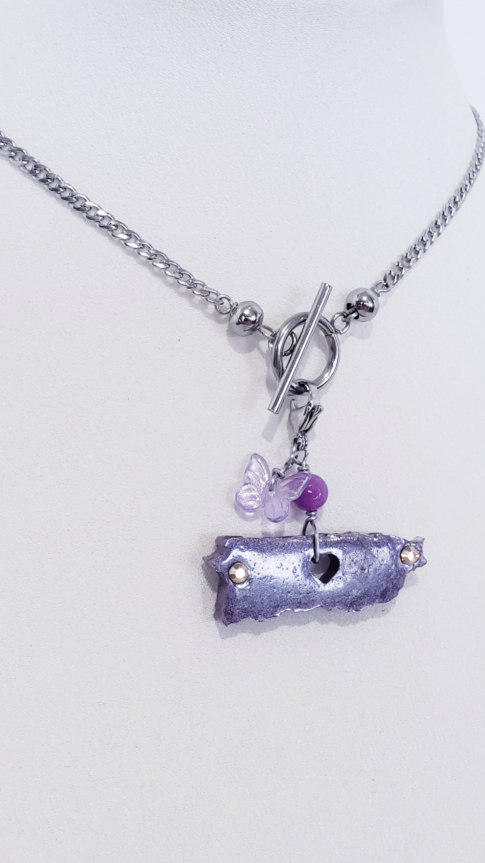 Collar en Acero Inoxidable con de Dijes desmontables del Mapa De P.R. en Resina con Violeta - K.Beloved LLC