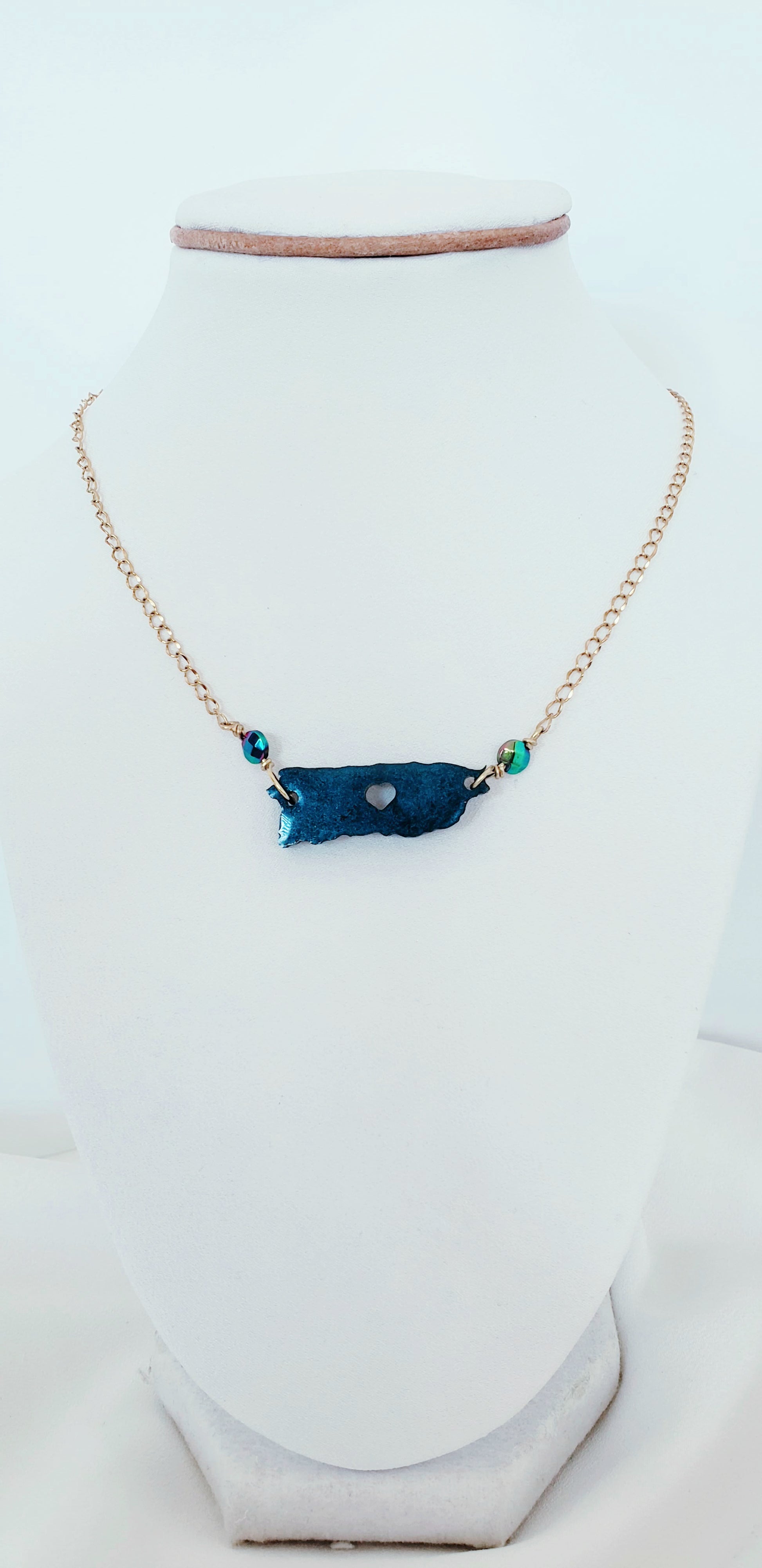 Collar en Acero Inoxidable con Mapa de Puerto Rico en Resina Azul - K.Beloved LLC