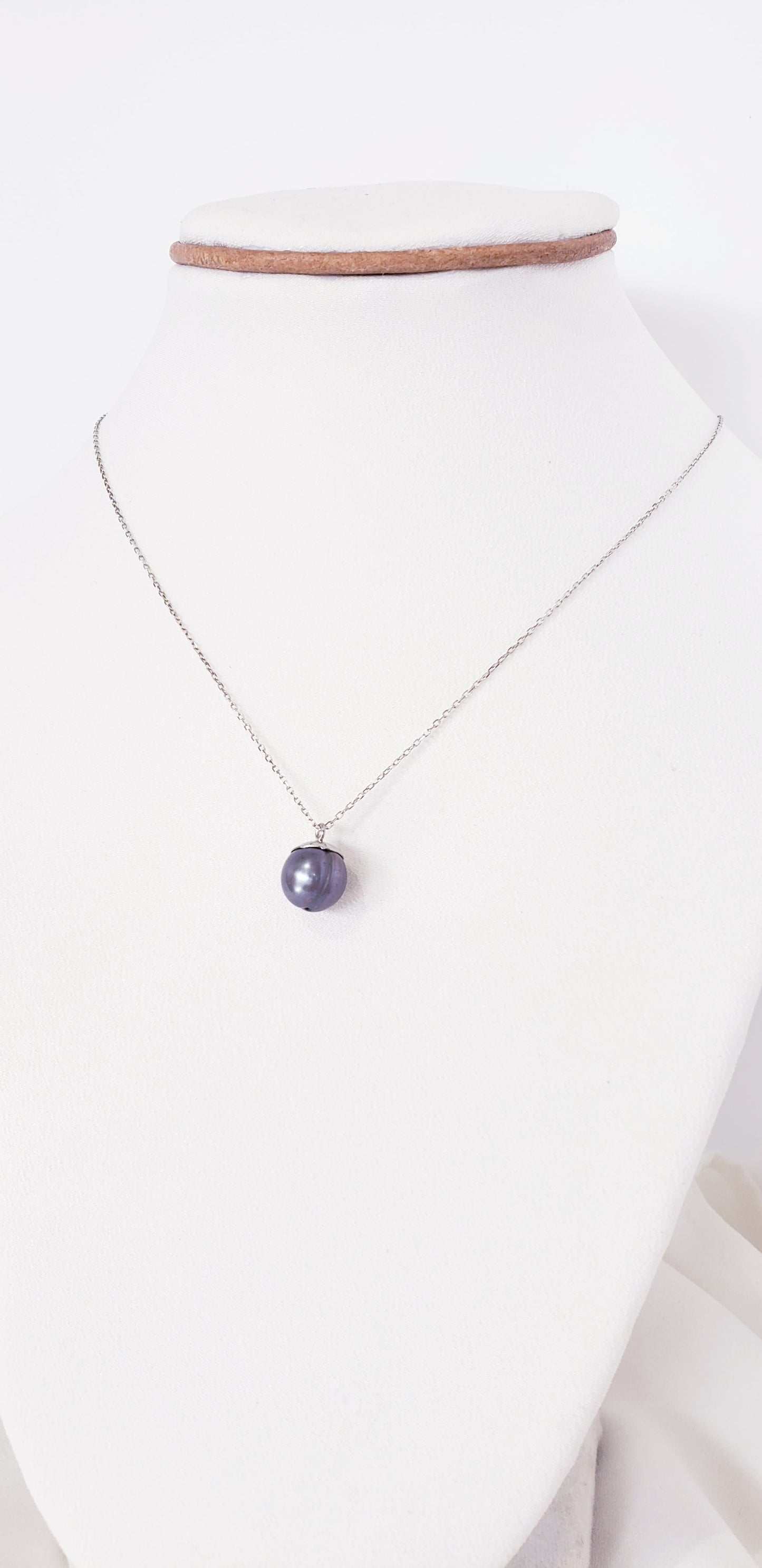 Delicado Collar en Plata 925 con una Hermosa y Delicada Perla de Tahiti Genuina - K.Beloved LLC
