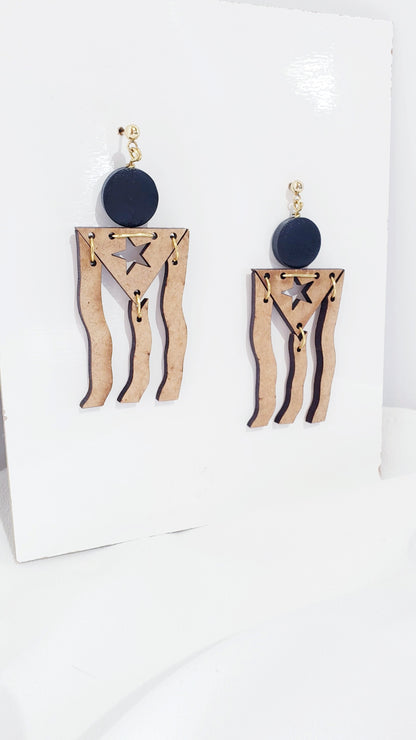 Pendientes de Madera con un Toque de Negro  de la Bandera de Puertoriqueña - K.Beloved LLC