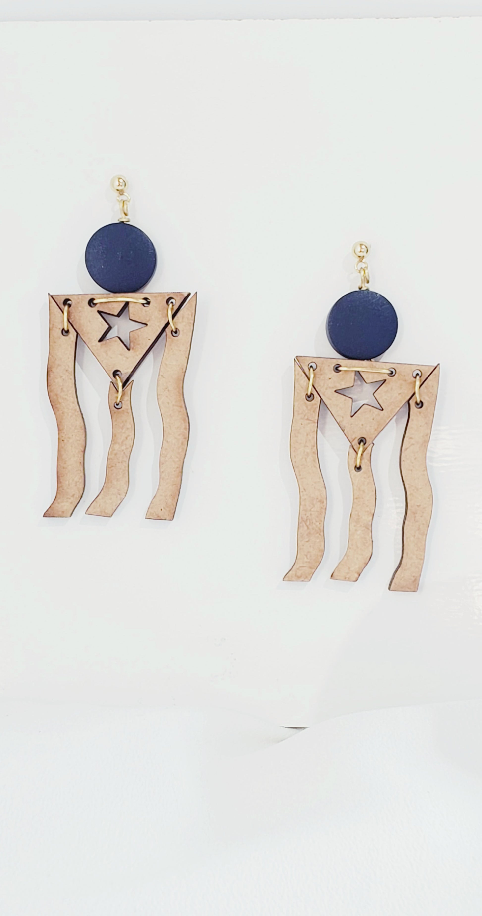 Pendientes de Madera con un Toque en Azul  de la Bandera de Puertoriqueña - K.Beloved LLC