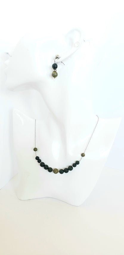 Delicado Collar y Aretes en Acero Inoxidable con Delicadas Piedras en Cuarzo Verde - K.Beloved LLC
