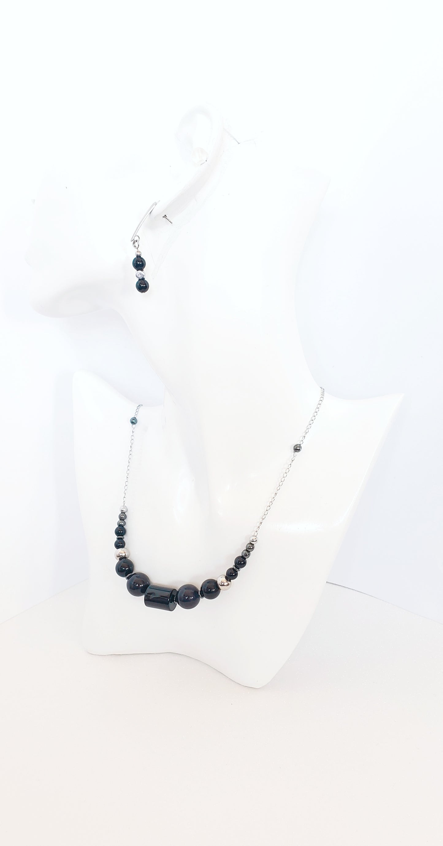 Diseño Unico en Collar y Aretes en Acero inoxidable con hermosas Piedras Ágata Negra - K.Beloved LLC