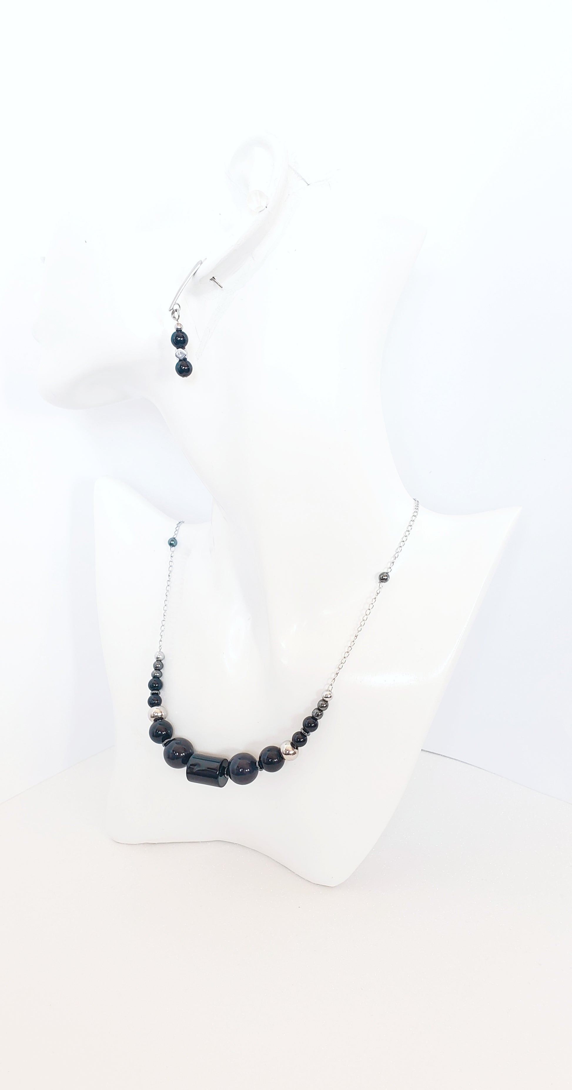 Diseño Unico en Collar y Aretes en Acero inoxidable con hermosas Piedras Ágata Negra - K.Beloved LLC