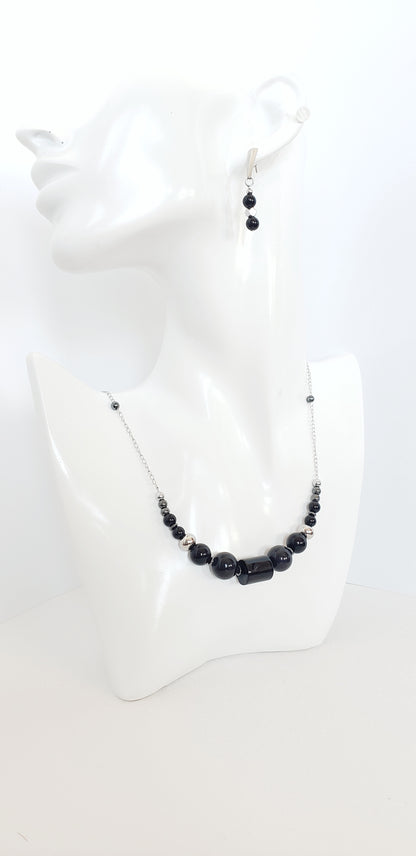 Diseño Unico en Collar y Aretes en Acero inoxidable con hermosas Piedras Ágata Negra - K.Beloved LLC