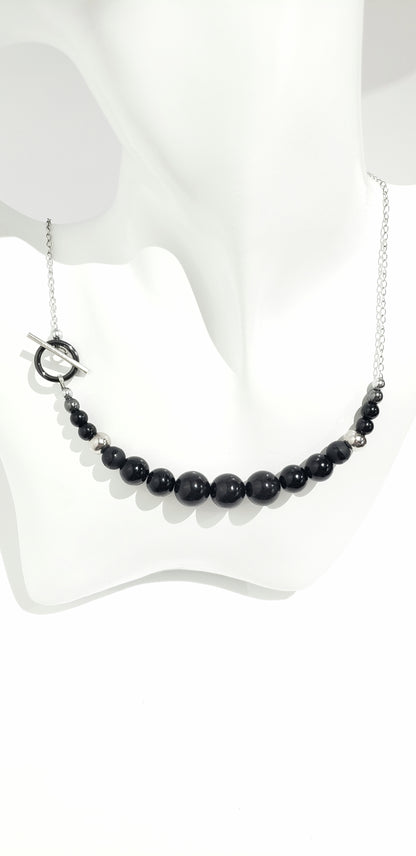 Conjunto de Collar y Aretes está elaborado en acero inoxidable con bellas  piedra de Agata y Onix negra. - K.Beloved LLC