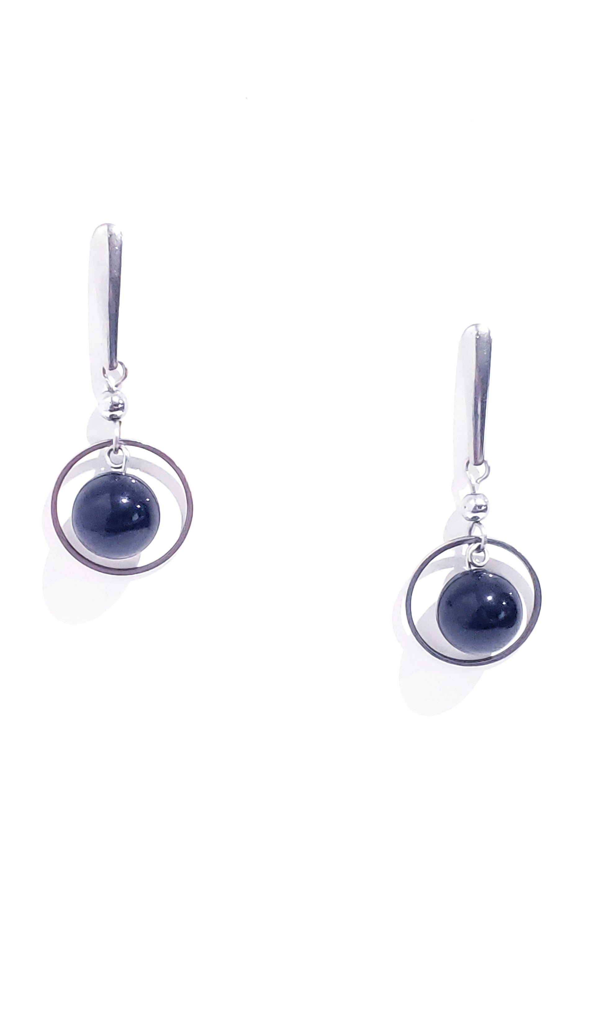 Conjunto de Collar y Aretes está elaborado en acero inoxidable con bellas  piedra de Agata y Onix negra. - K.Beloved LLC