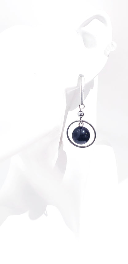 Conjunto de Collar y Aretes está elaborado en acero inoxidable con bellas  piedra de Agata y Onix negra. - K.Beloved LLC
