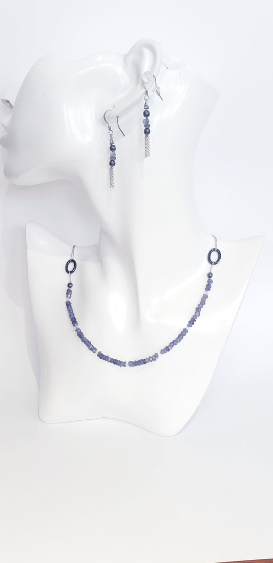 Dale un toque Delicado a tu Estilo con este hermoso Collar Combinado con sus Aretes en Plata 925 y delicada Piedra Iolite - K.Beloved LLC
