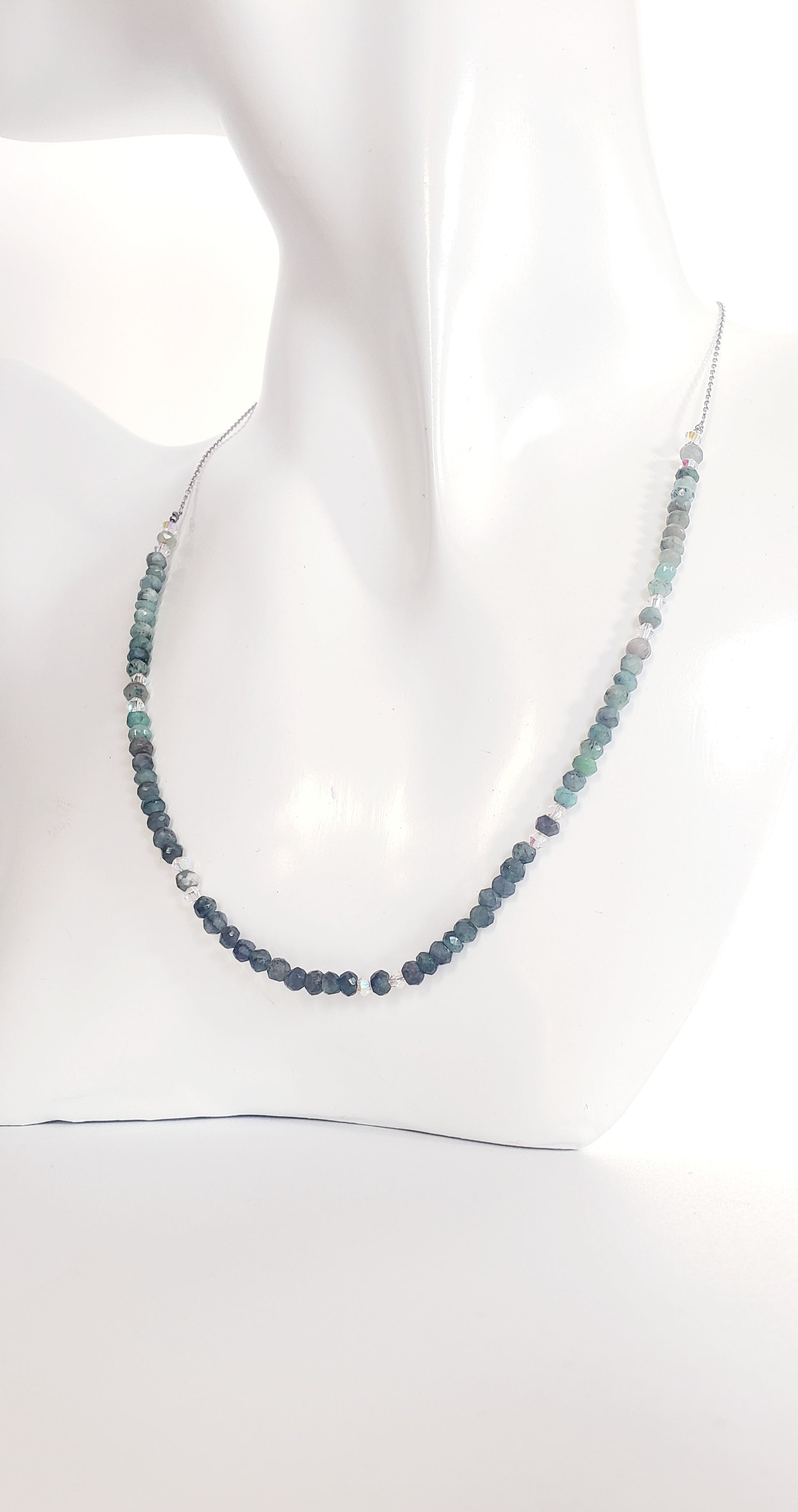 Elegancia Natural: Collar y Aretes en Plata 925 con Esmeraldas Genuinas - K.Beloved LLC