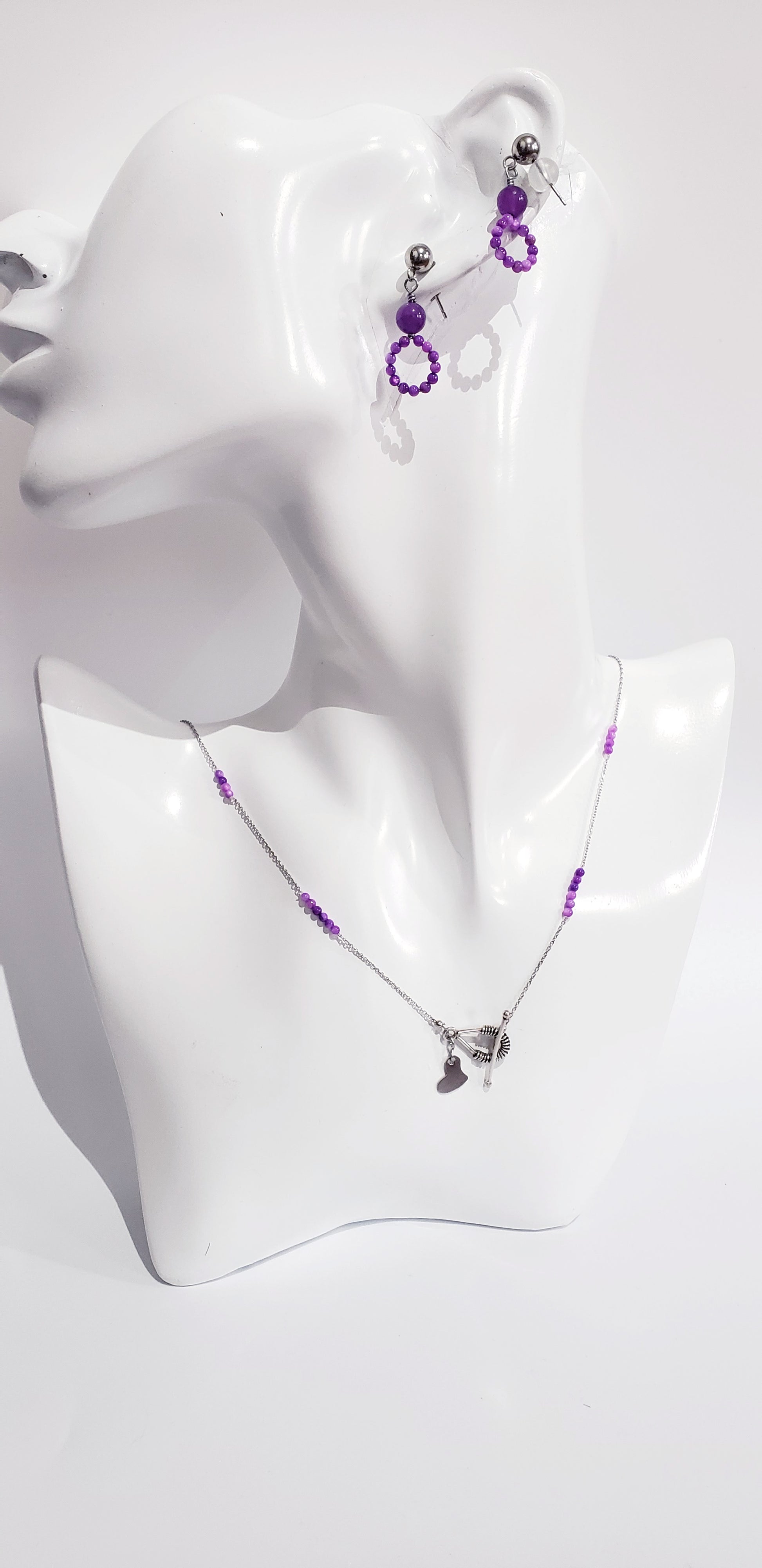 Collar de Plata 925 ,elaborado con Concha de Nácar  Genuino,un Colgante Capiz. El cierre en forma de lágrima de Plata 925 ,en Combinación con unos Pendientes Delicado - K.Beloved LLC