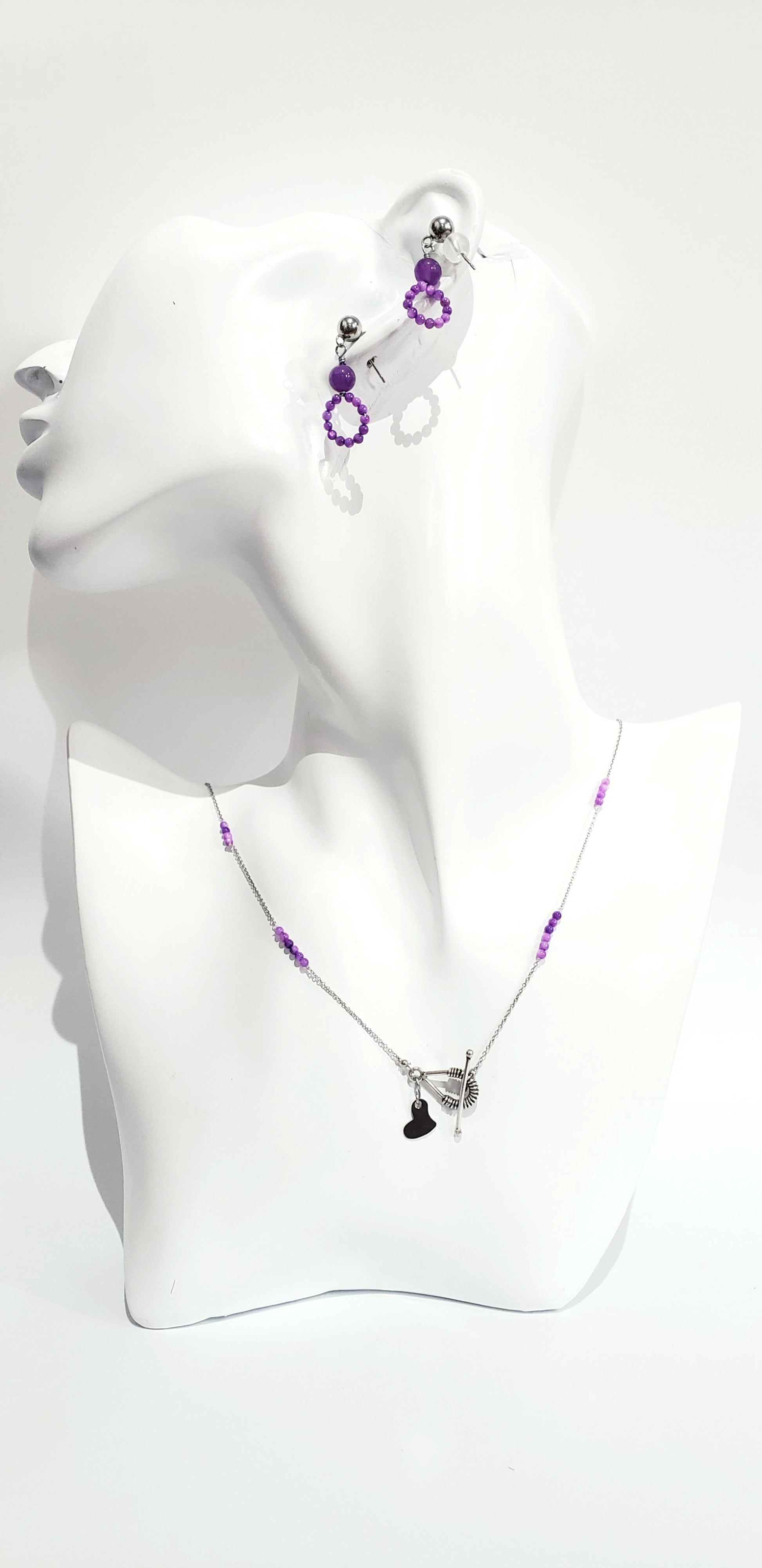Collar de Plata 925 ,elaborado con Concha de Nácar  Genuino,un Colgante Capiz. El cierre en forma de lágrima de Plata 925 ,en Combinación con unos Pendientes Delicado - K.Beloved LLC