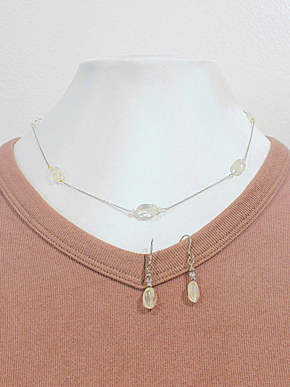 Delicado Conjunto de Collar y Aretes en Plata 925 , Disfrute de la belleza y el brillo del Cristal de Cuarzo Natural