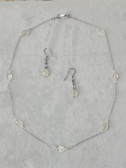 Delicado Conjunto de Collar y Aretes en Plata 925 , Disfrute de la belleza y el brillo del Cristal de Cuarzo Natural