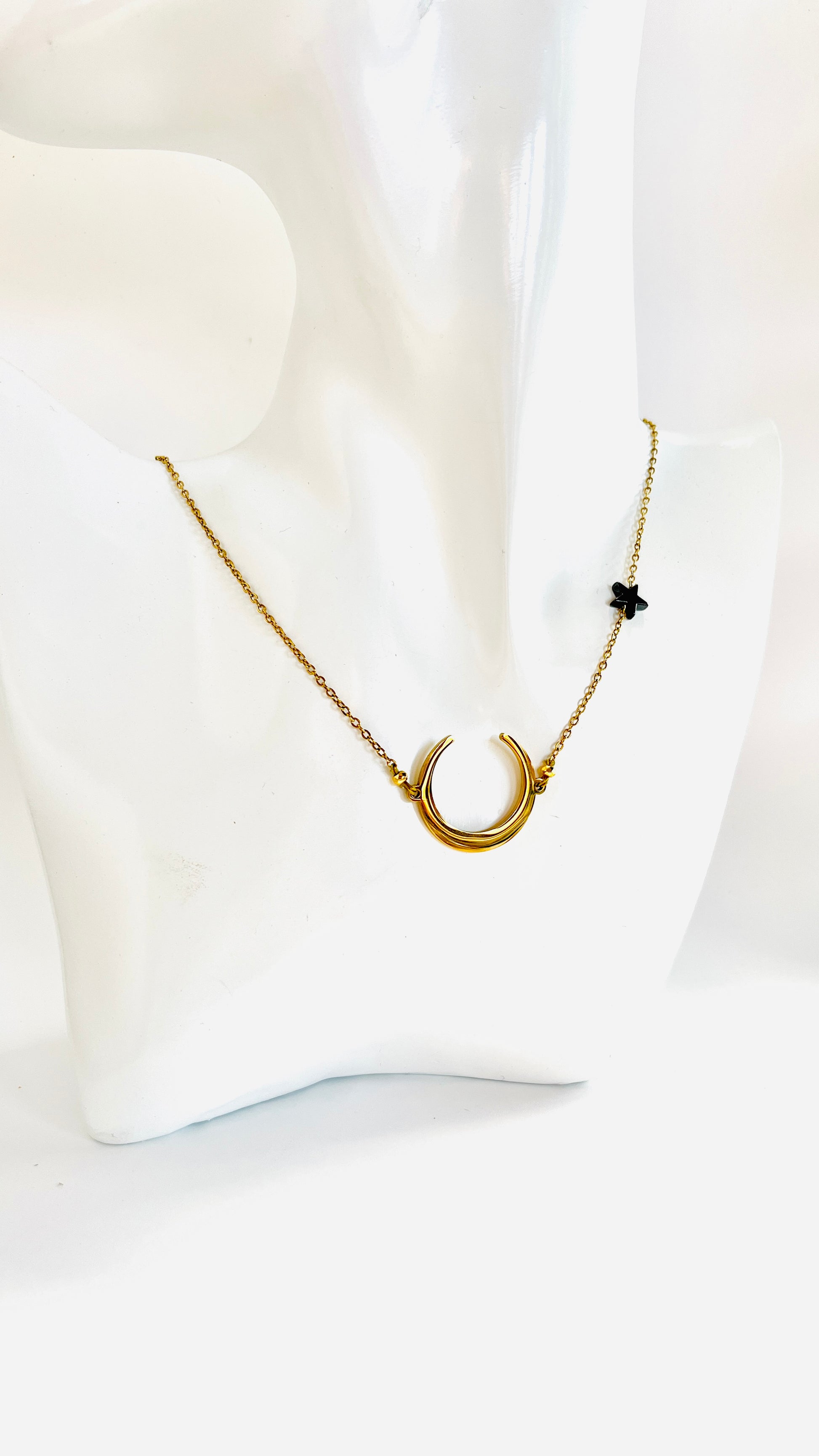 "Destellos Celestiales: Collar de Media Luna y  un destello de Estrella " - K.Beloved LLC